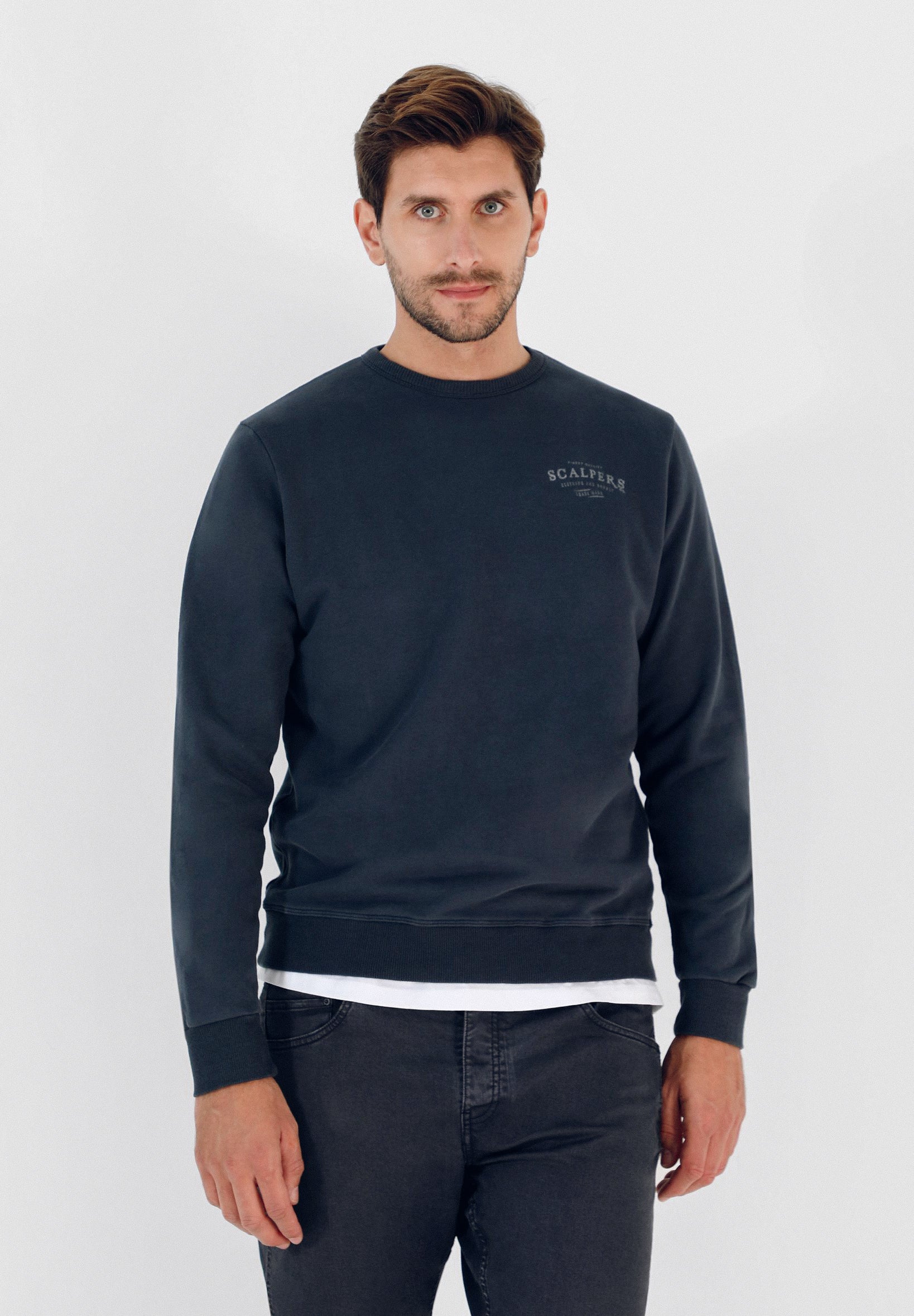 SUDADERA TEXTO DESGASTADO