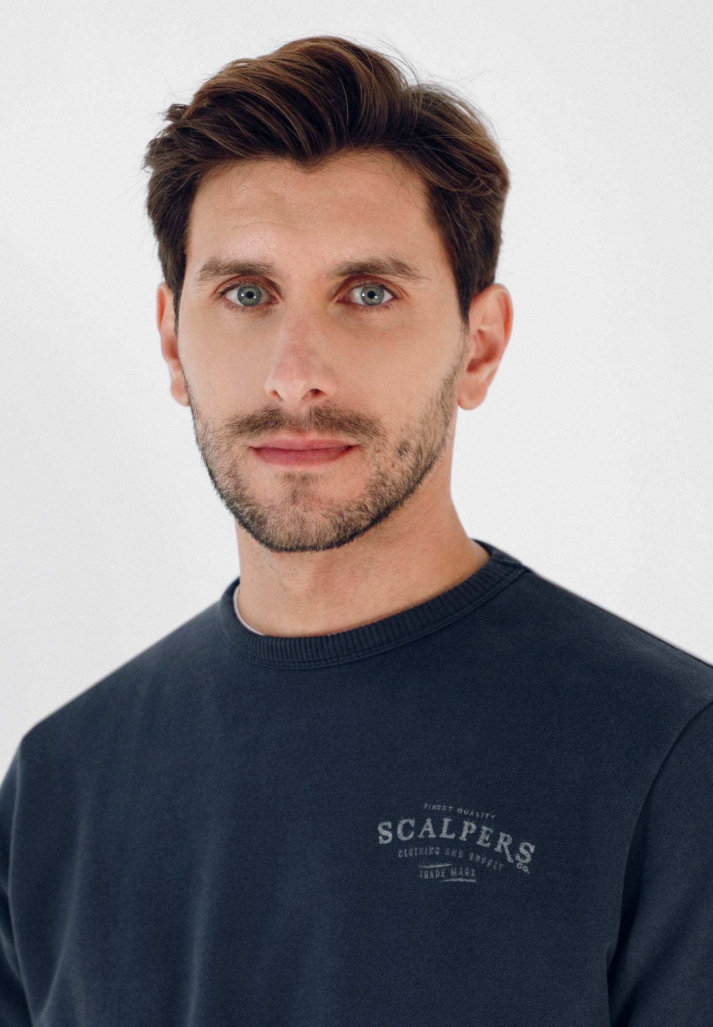 SUDADERA TEXTO DESGASTADO