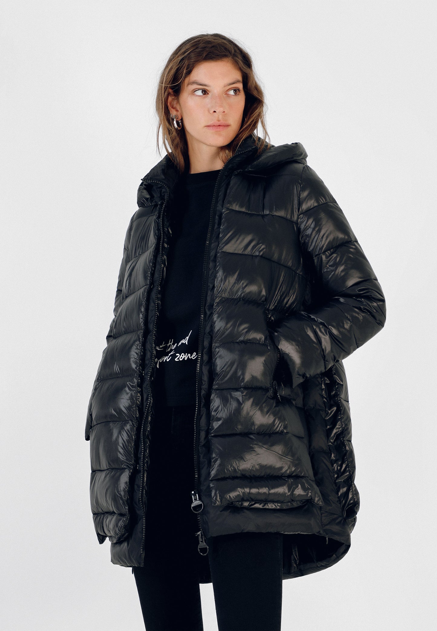 ABRIGO ACOLCHADO CAPUCHA