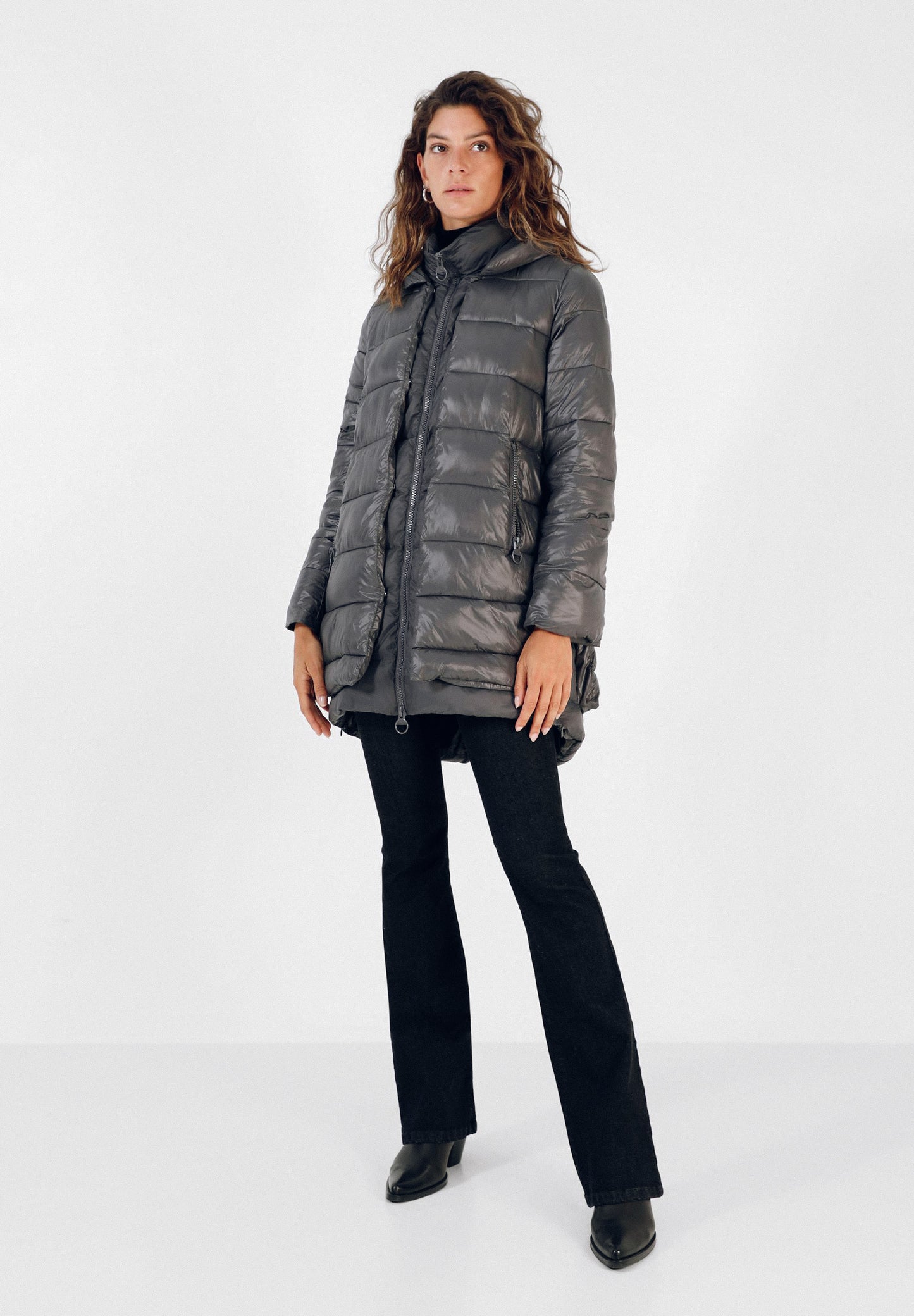 ABRIGO ACOLCHADO CAPUCHA