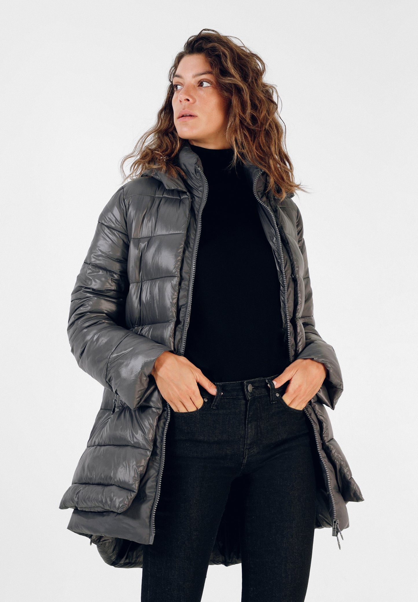 ABRIGO ACOLCHADO CAPUCHA