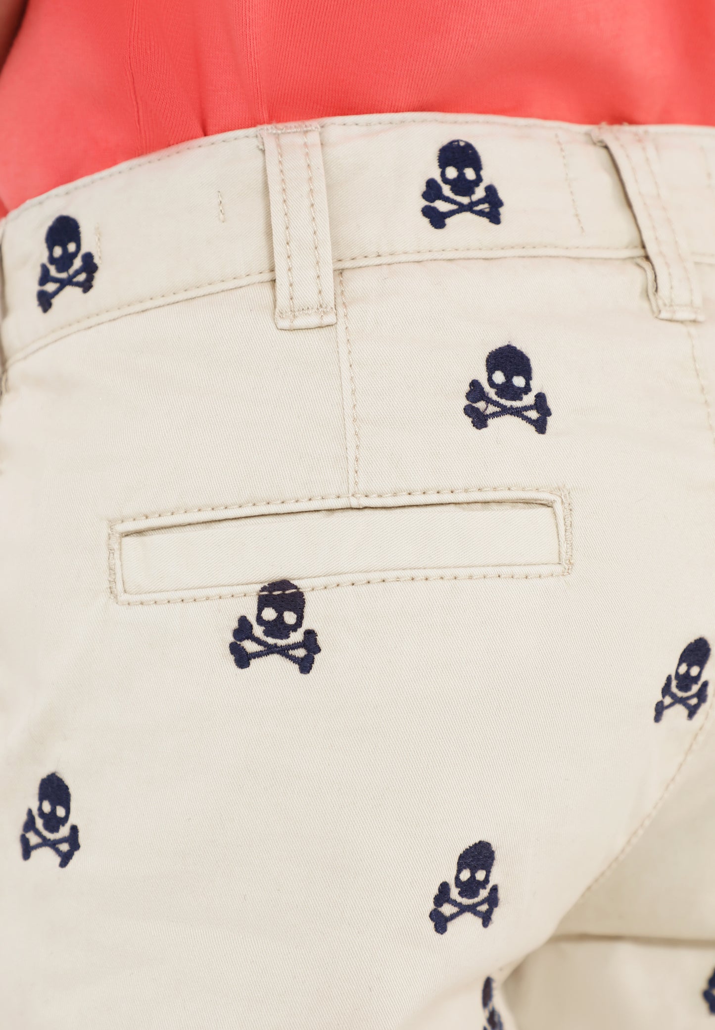 BERMUDAS CALAVERAS ALL OVER