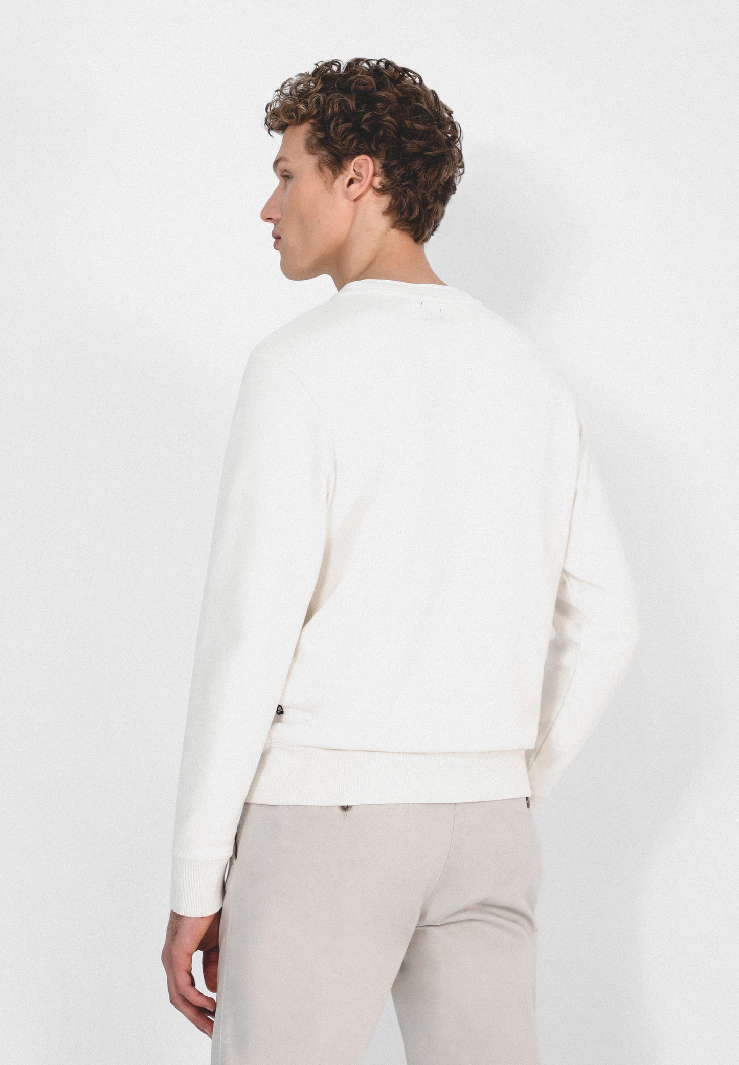 SUDADERA TEXTO CONTRASTE