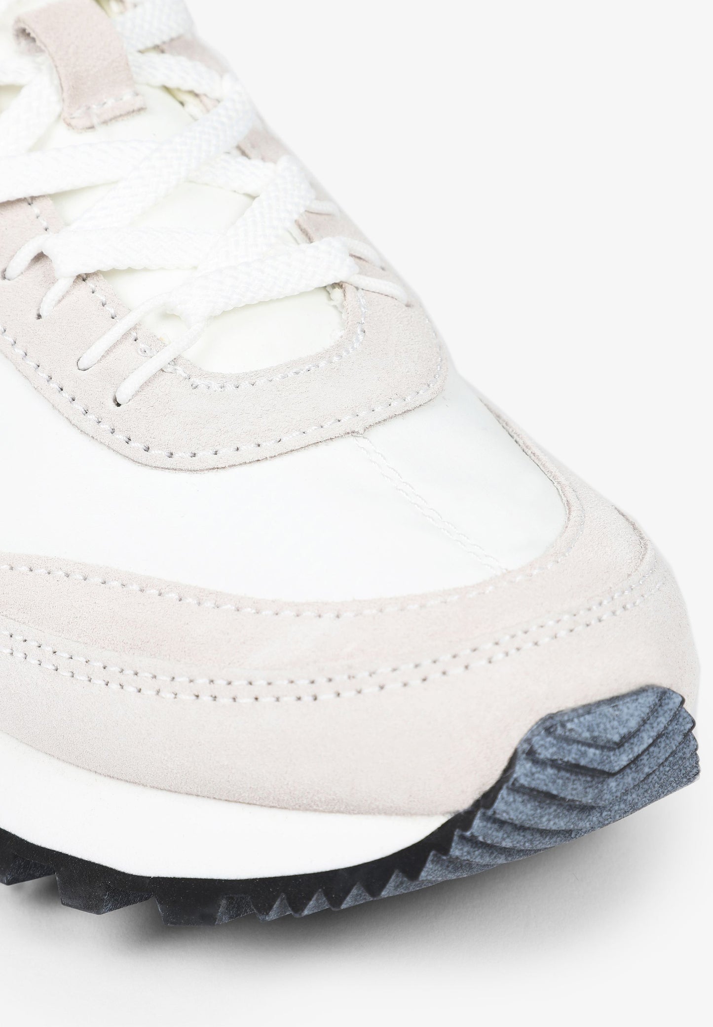 SNEAKERS LIGERAS DETALLE SUELA