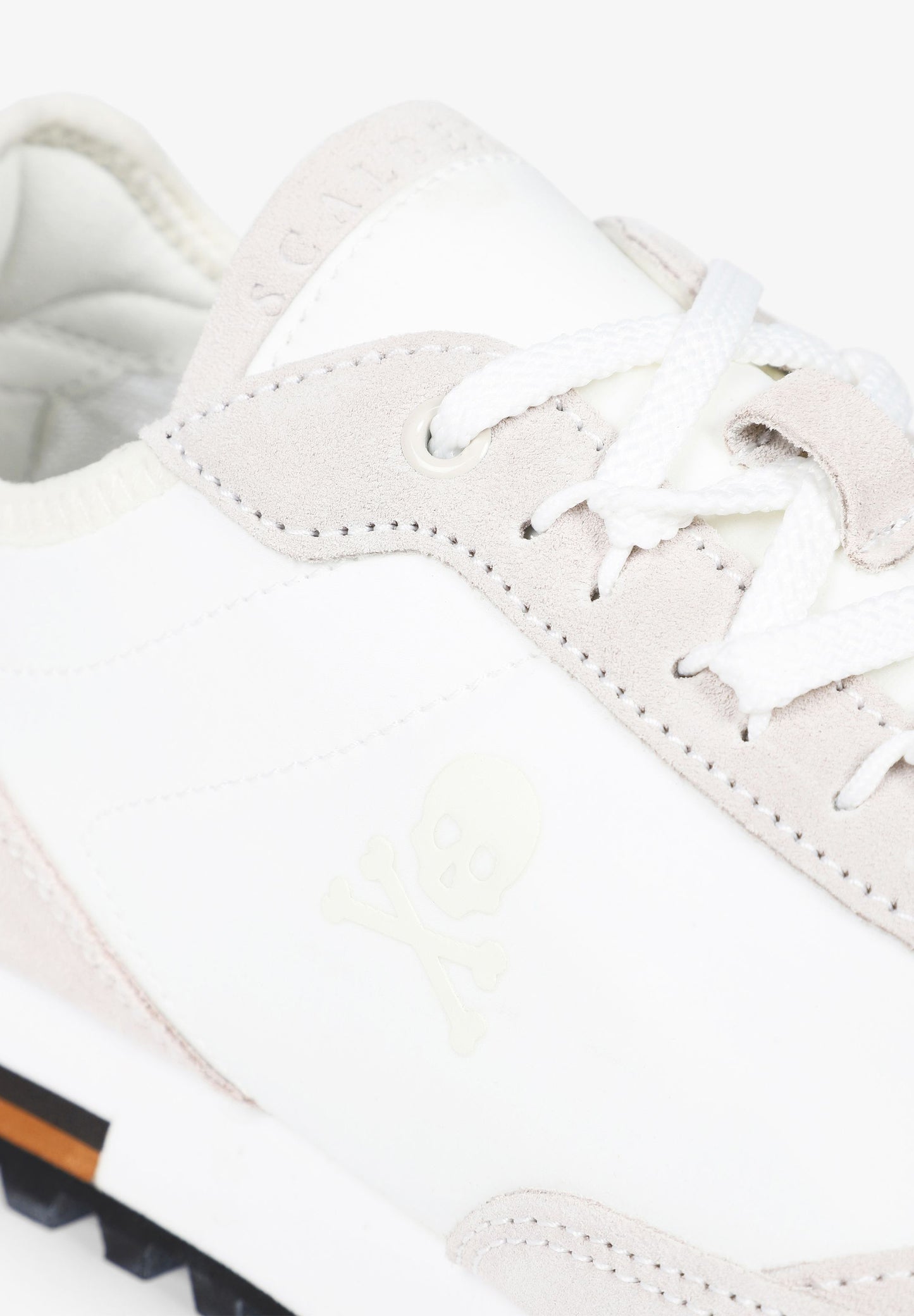 SNEAKERS LIGERAS DETALLE SUELA