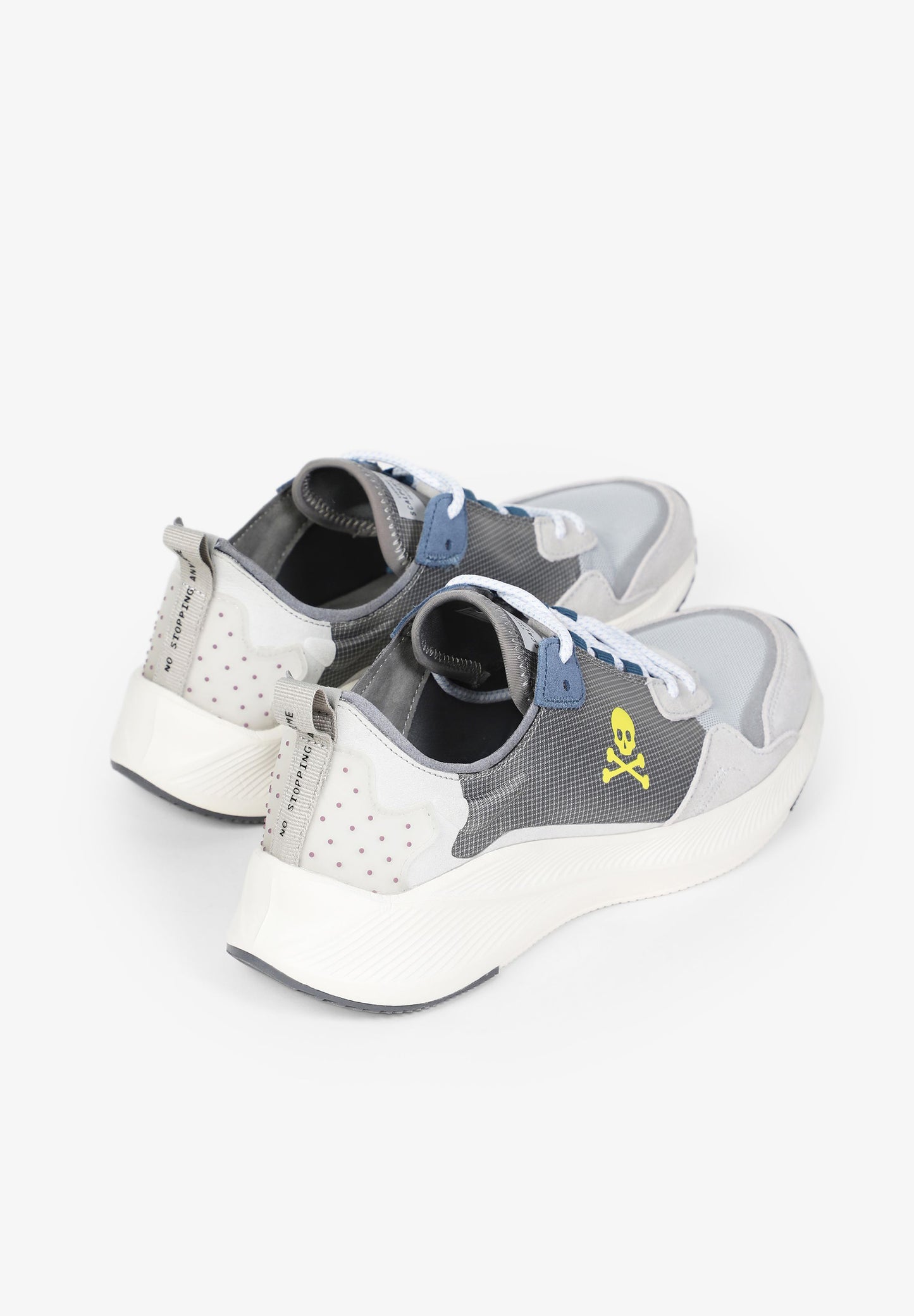 SNEAKERS CALAVERA TIRADOR