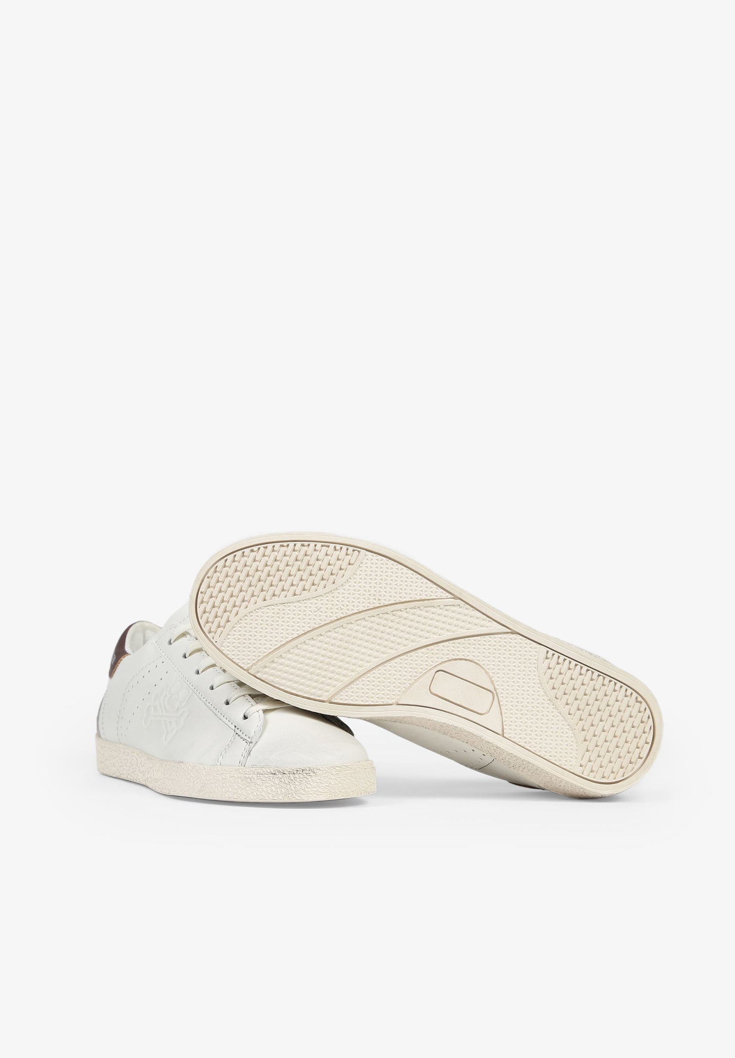 SNEAKERS BAJAS DETALLE CONTRASTE