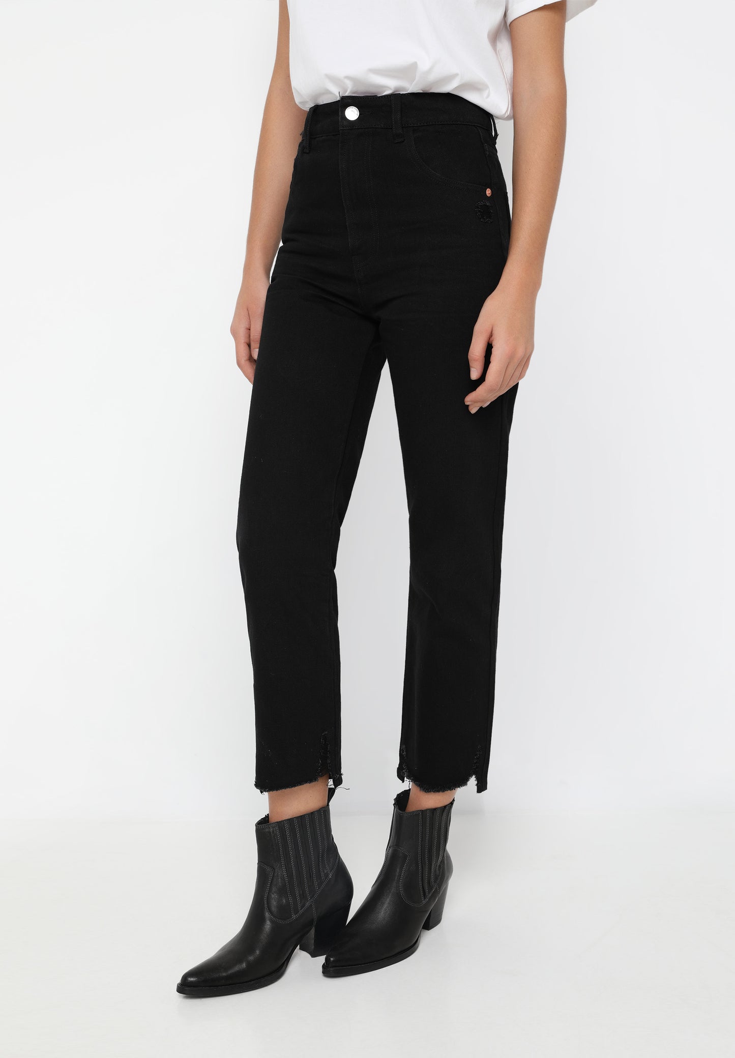 JEANS RECTOS DESFLECADOS