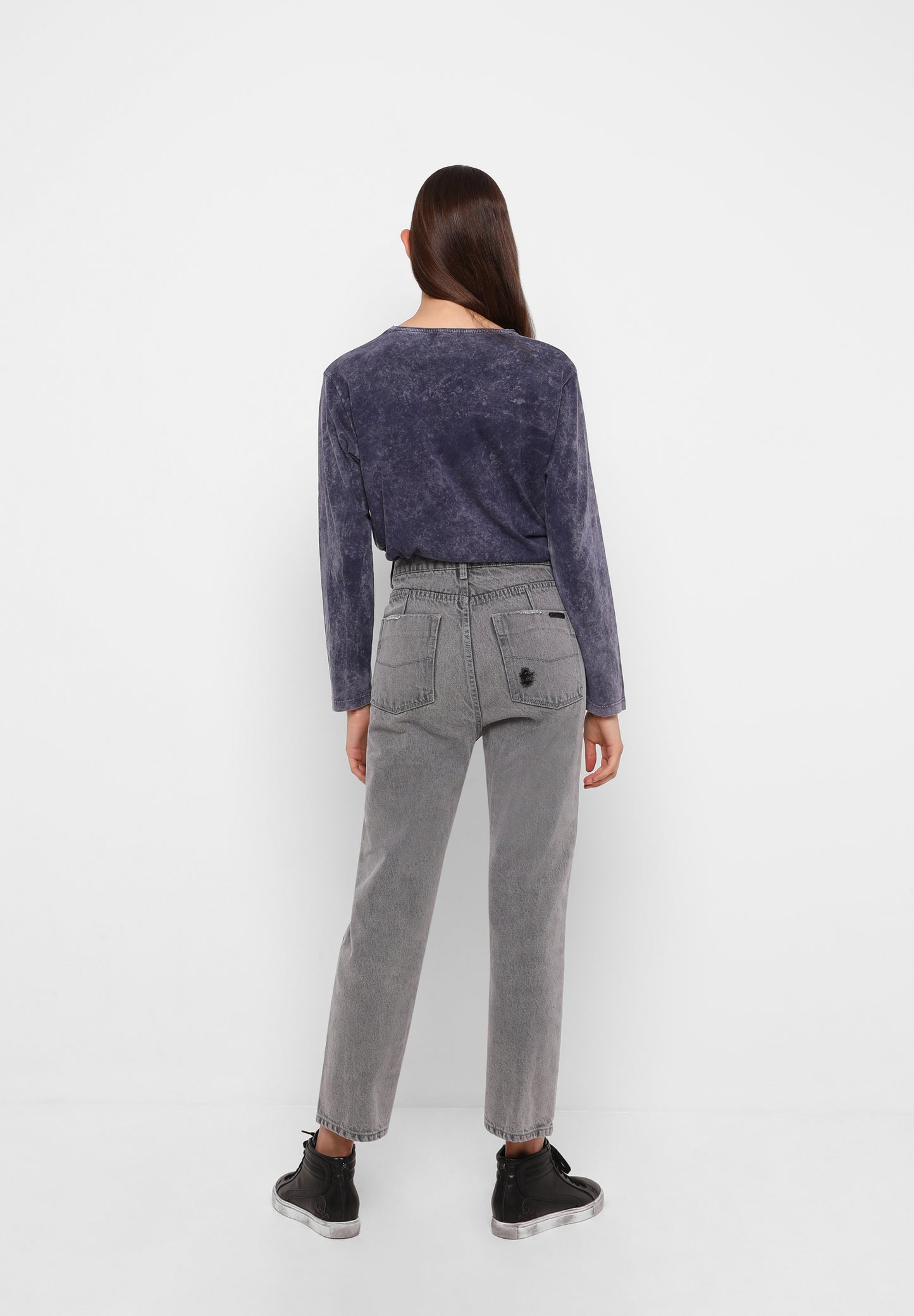 JEANS RECTOS DESFLECADOS