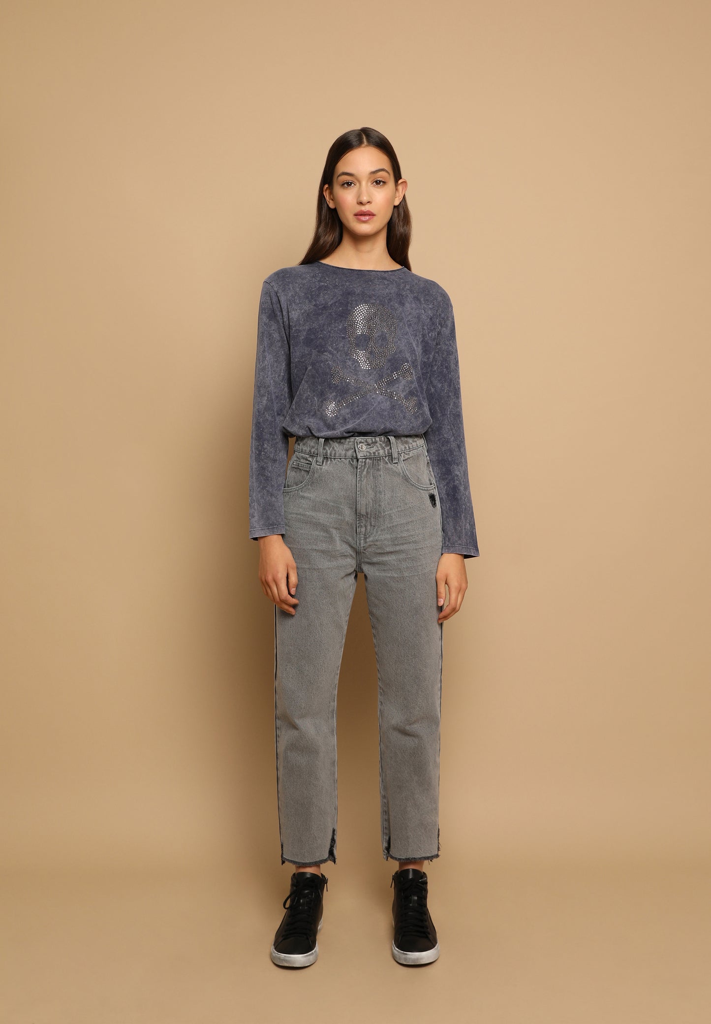 JEANS RECTOS DESFLECADOS