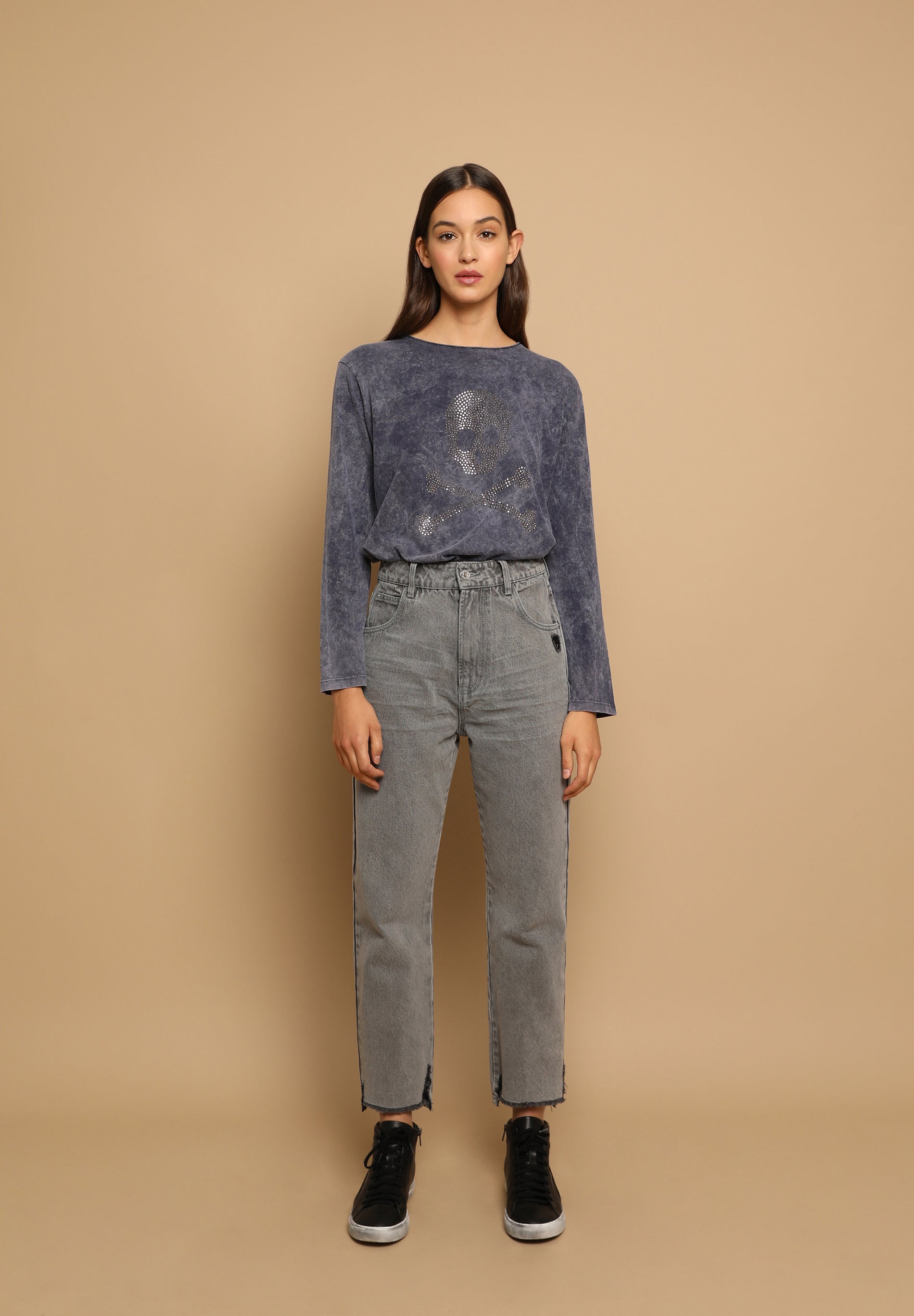 JEANS RECTOS DESFLECADOS