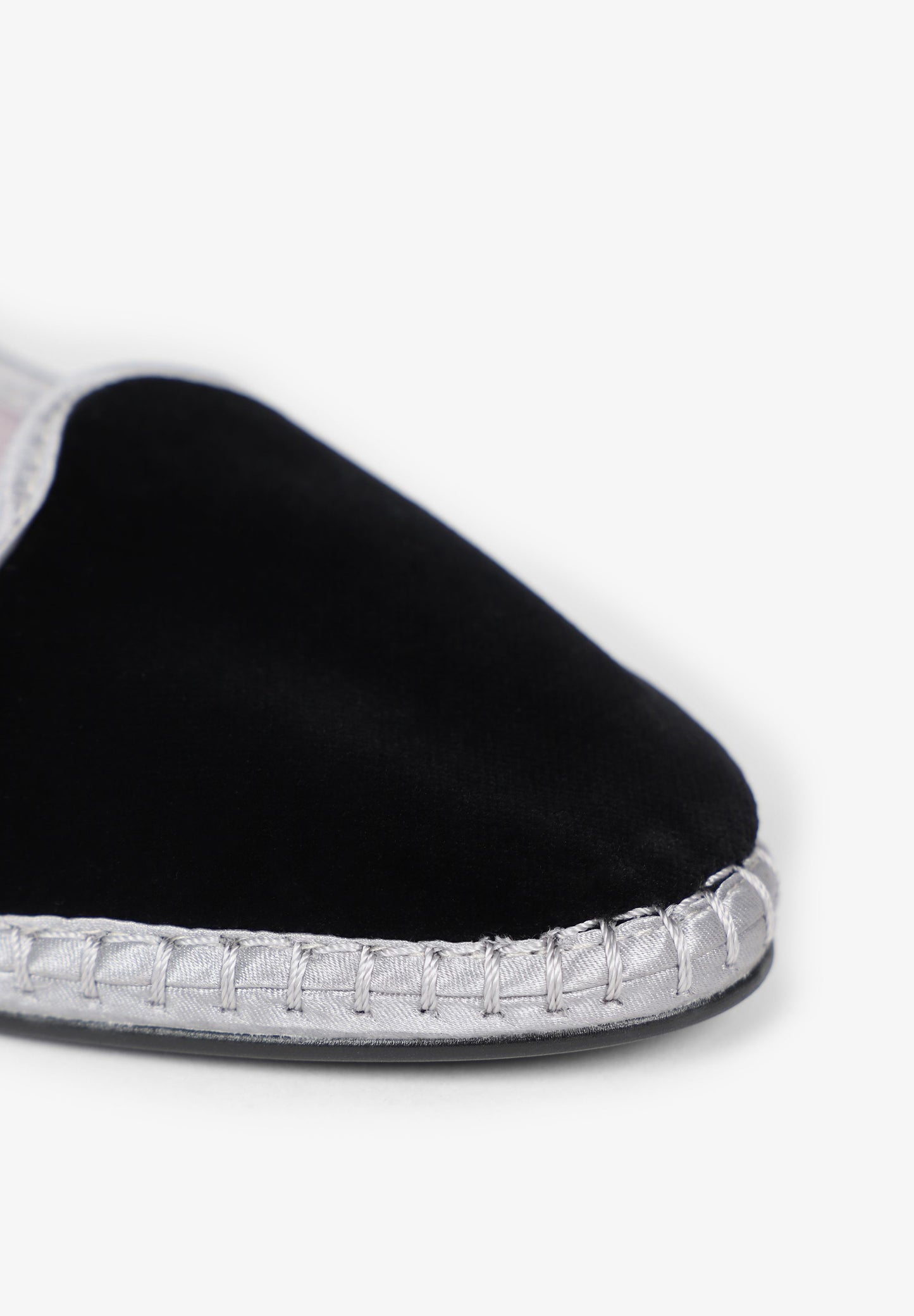 VELVET SLIPPER