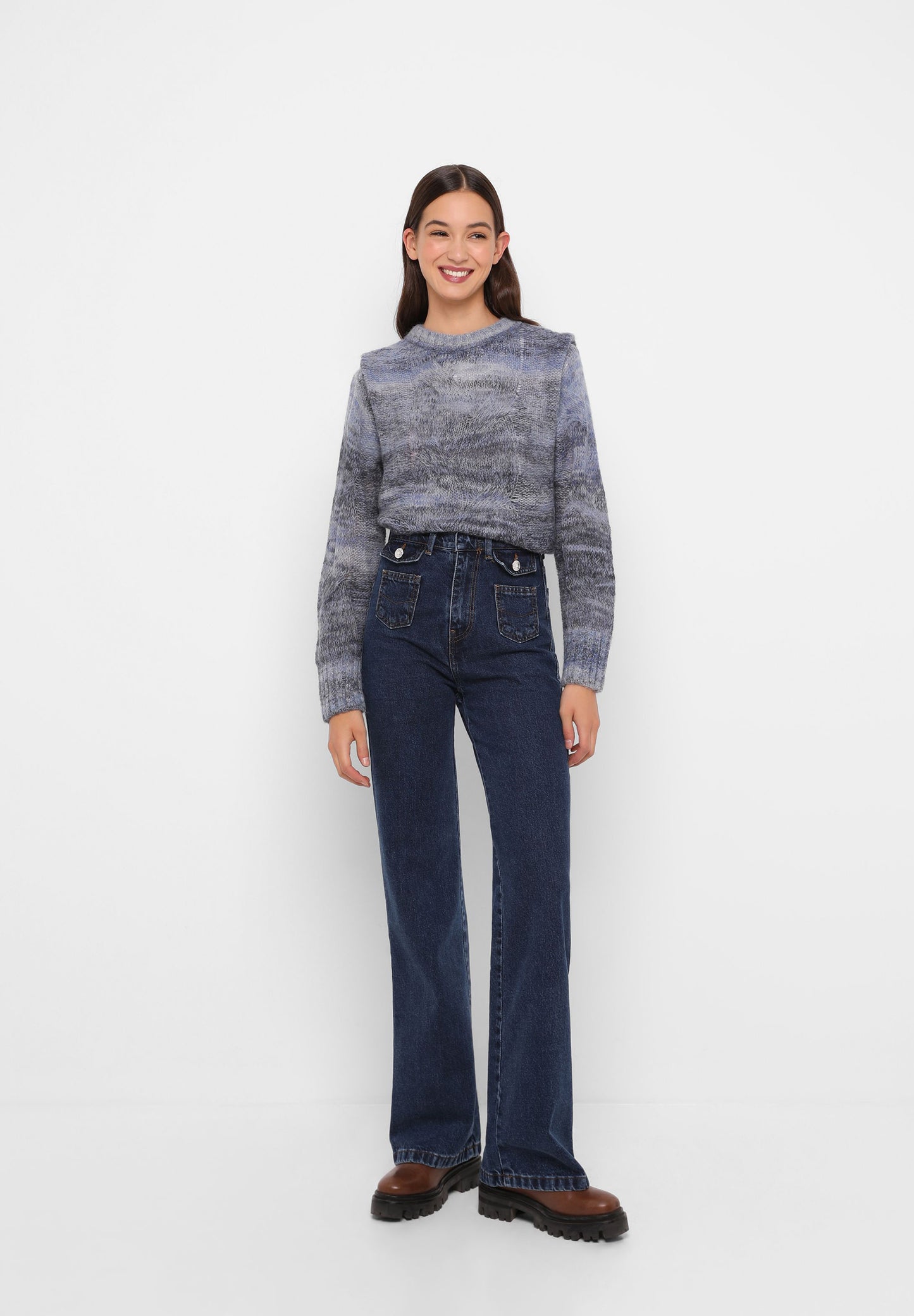 JEANS FLARE BOLSILLOS BOTÓN