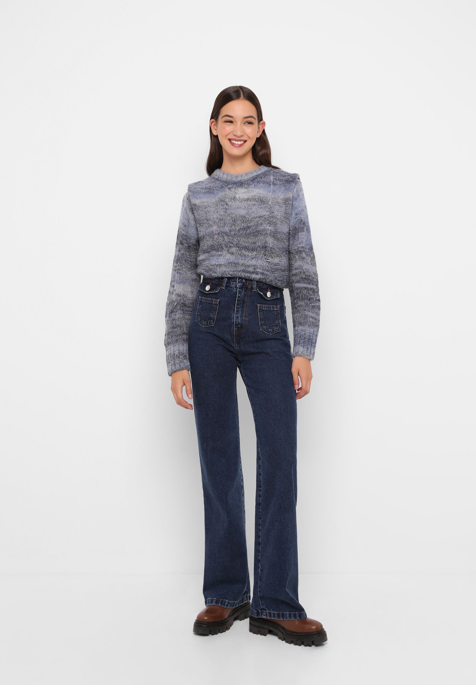 JEANS FLARE BOLSILLOS BOTÓN