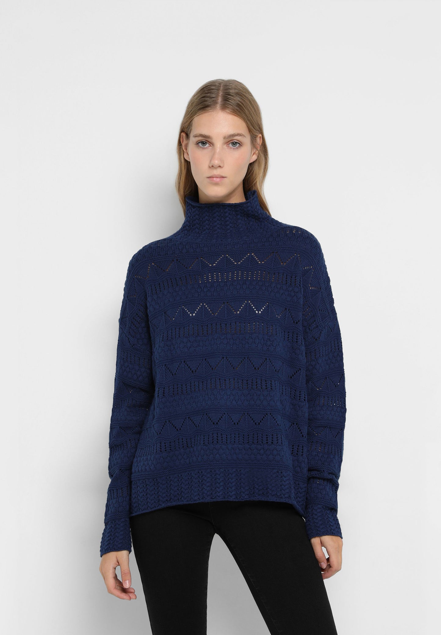 JERSEY CUELLO ALTO CALADOS