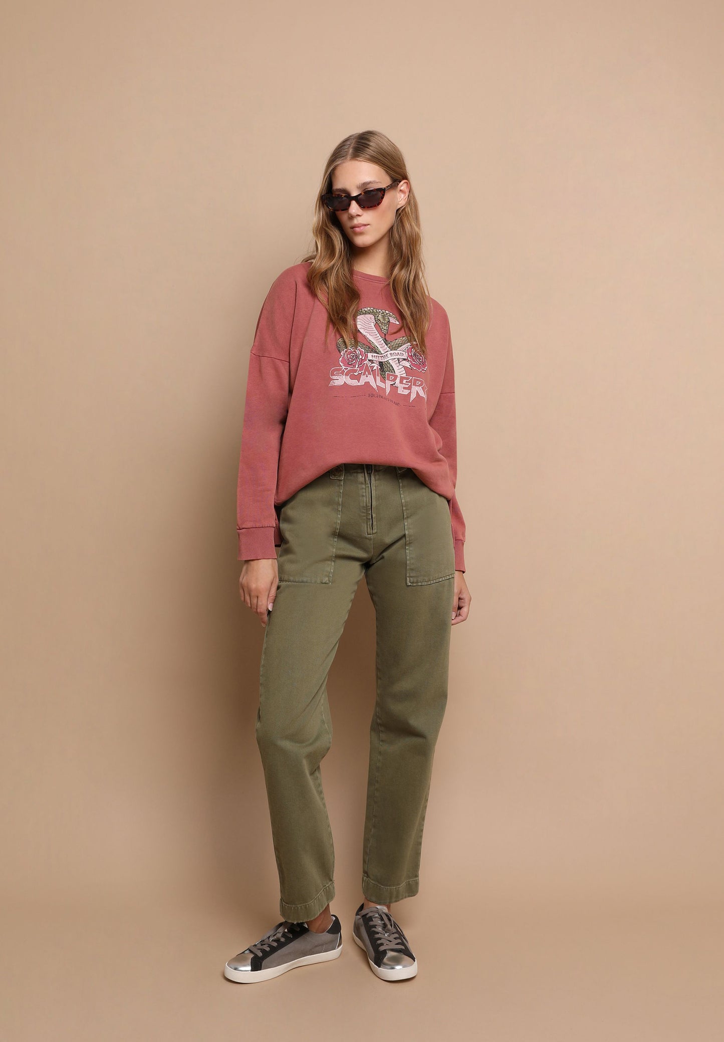 PANTALÓN RECTO BOLSILLOS