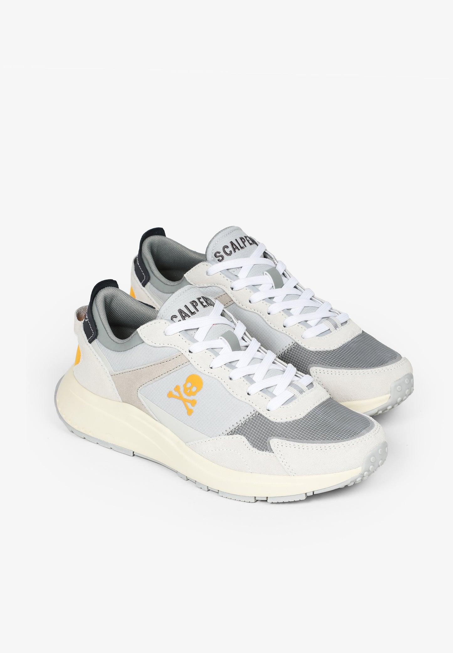 SNEAKERS DETALLES TERMOSELLADOS