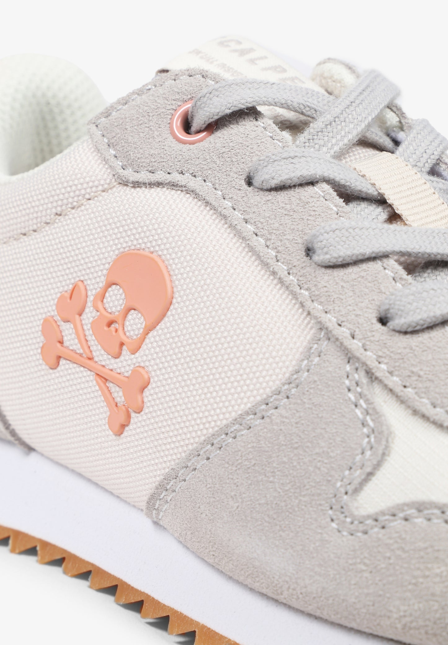 SNEAKERS CALAVERA INSIGNIA