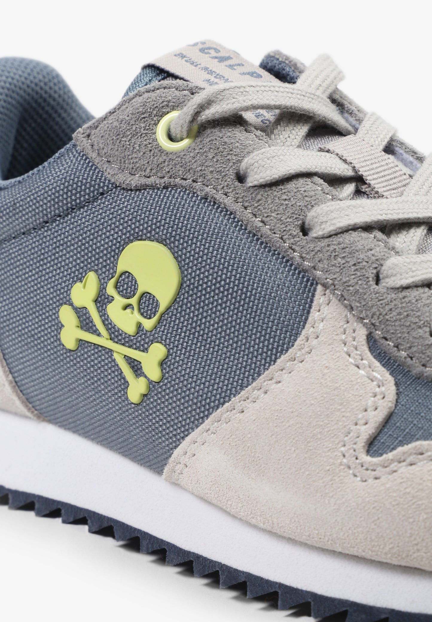 SNEAKERS CALAVERA INSIGNIA