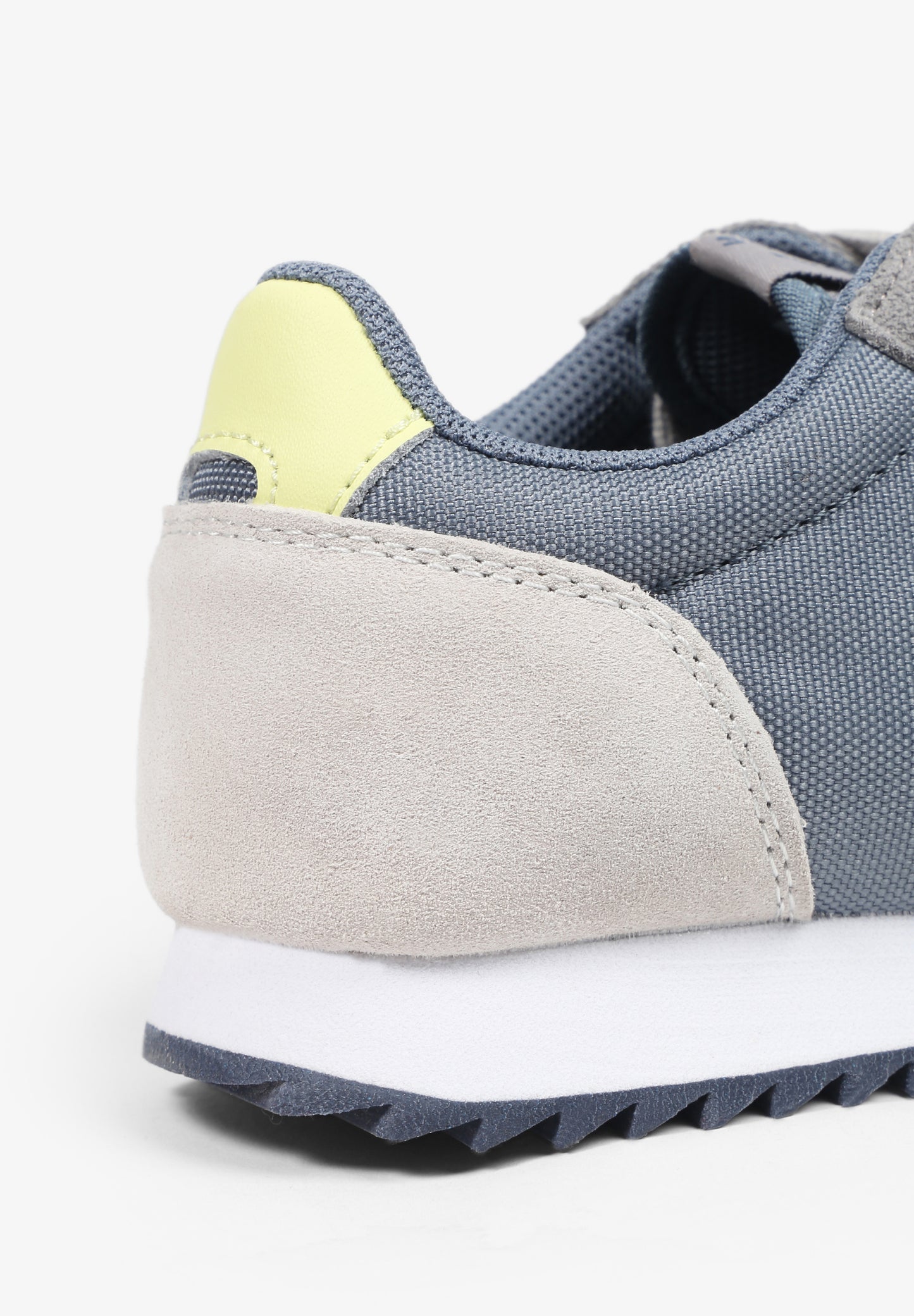 SNEAKERS CALAVERA INSIGNIA