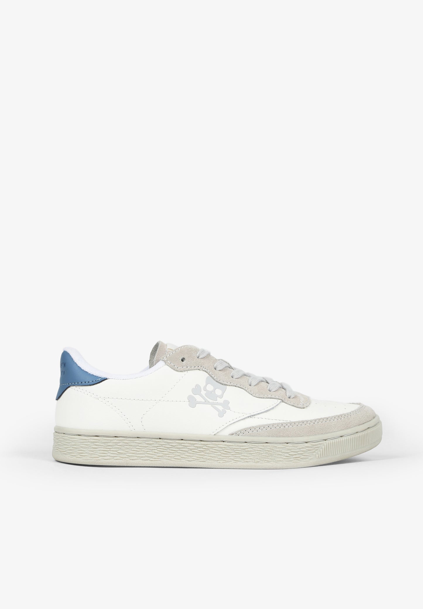 SNEAKERS DETALLE TALÓN