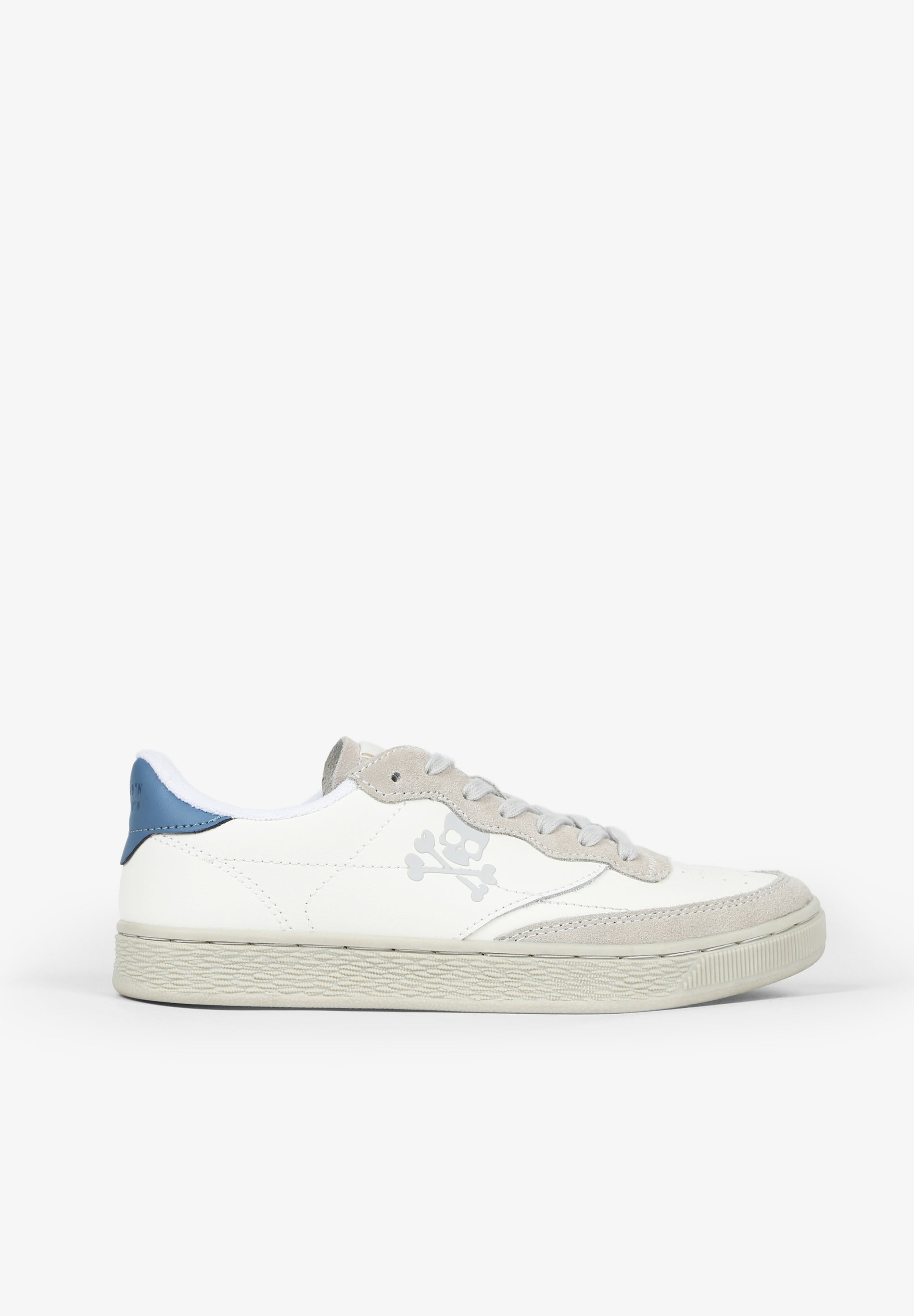 SNEAKERS DETALLE TALÓN