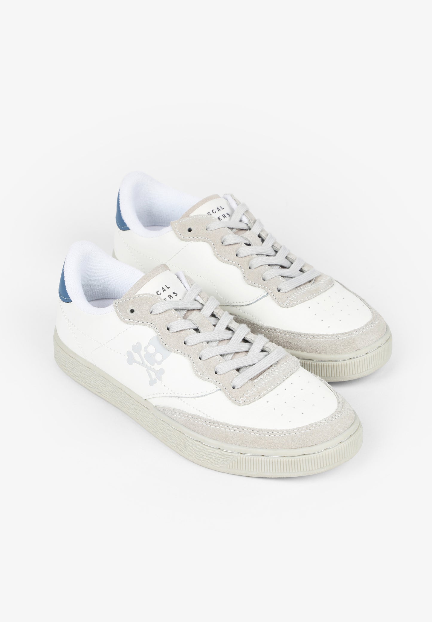 SNEAKERS DETALLE TALÓN