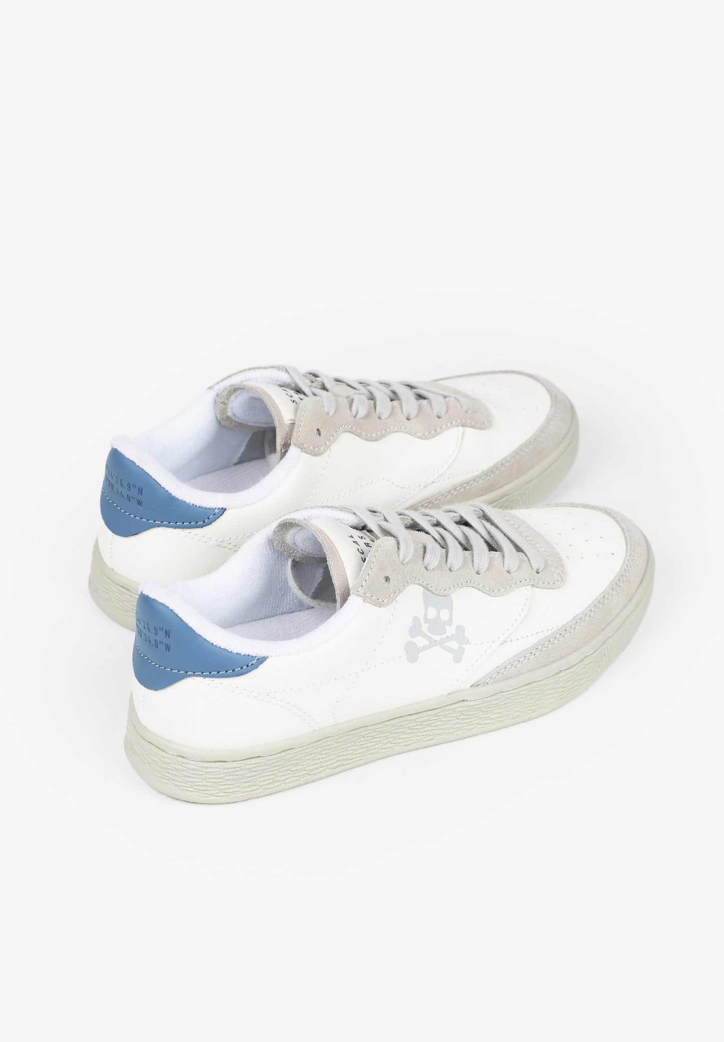 SNEAKERS DETALLE TALÓN