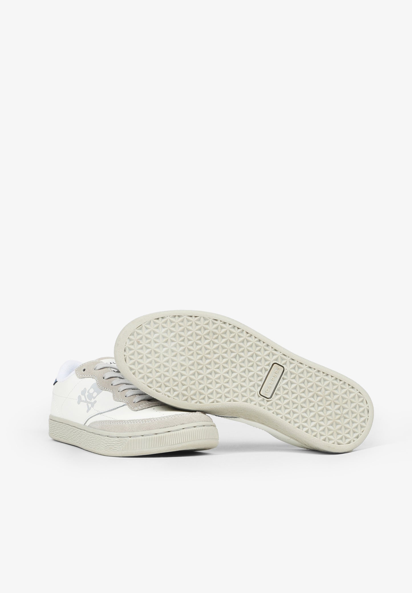 SNEAKERS DETALLE TALÓN