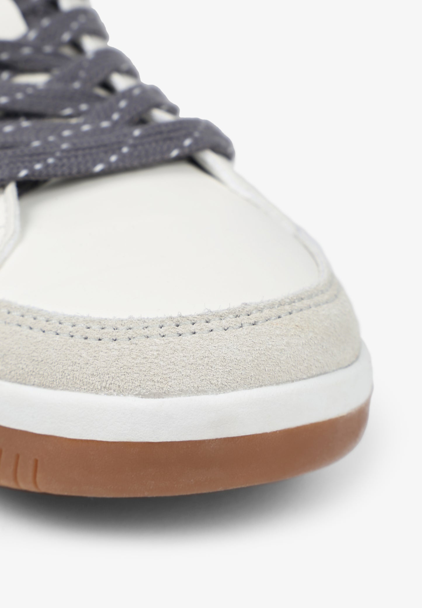 SNEAKERS SUELA GOMA DENTADA