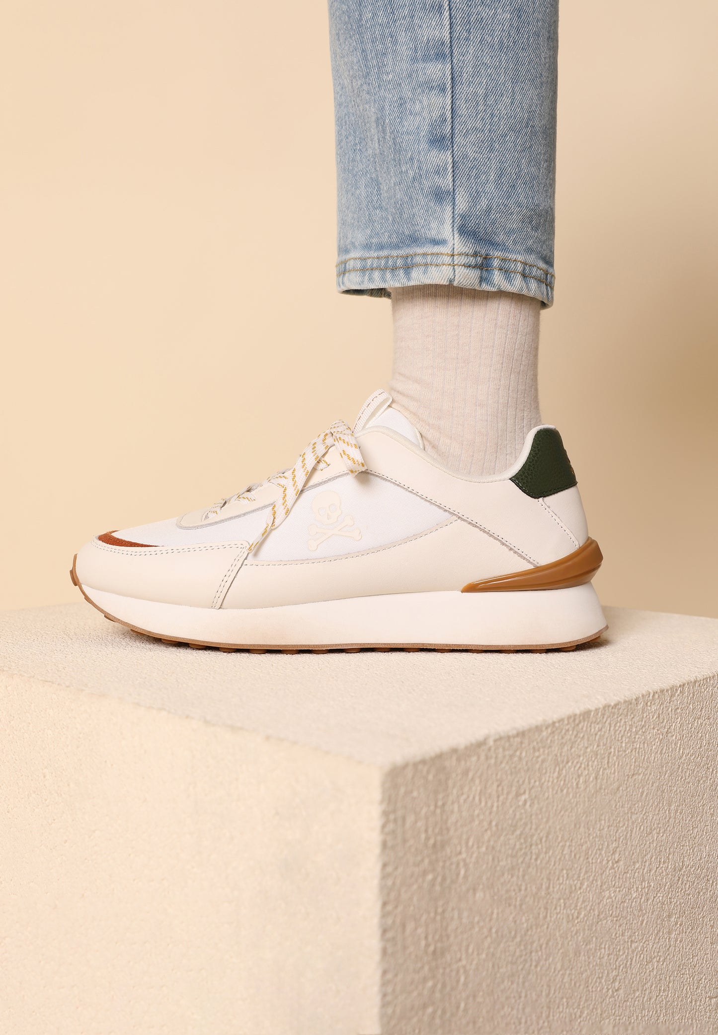 SNEAKERS SUELA PLATAFORMA