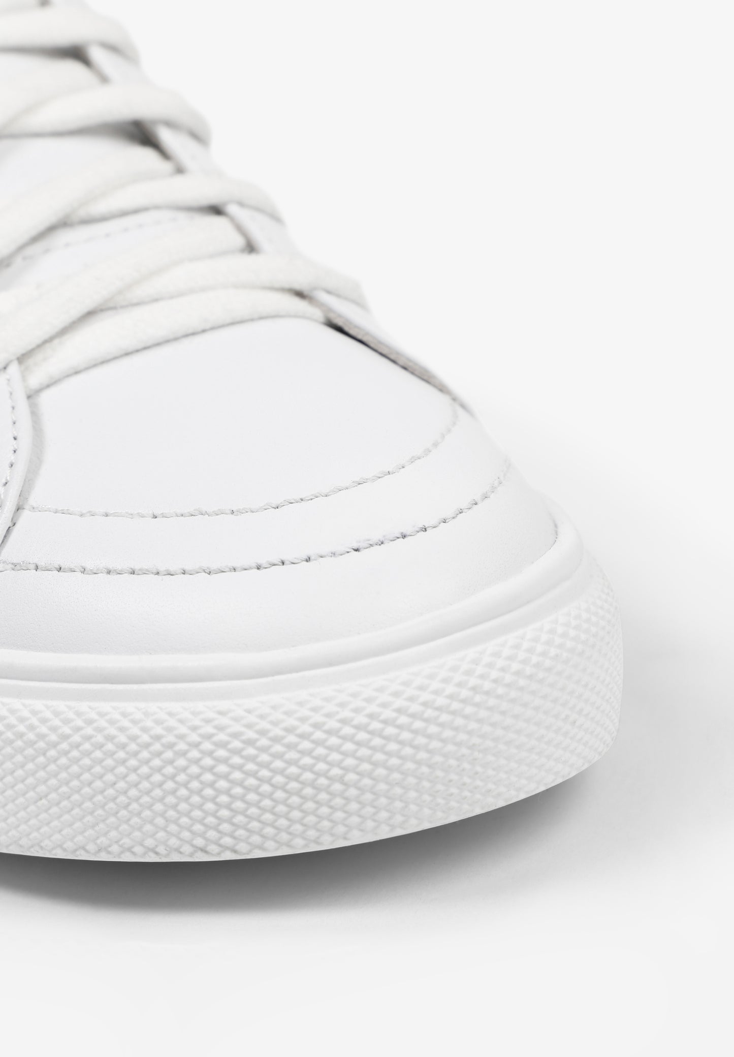 SNEAKERS BOTAS TACHAS