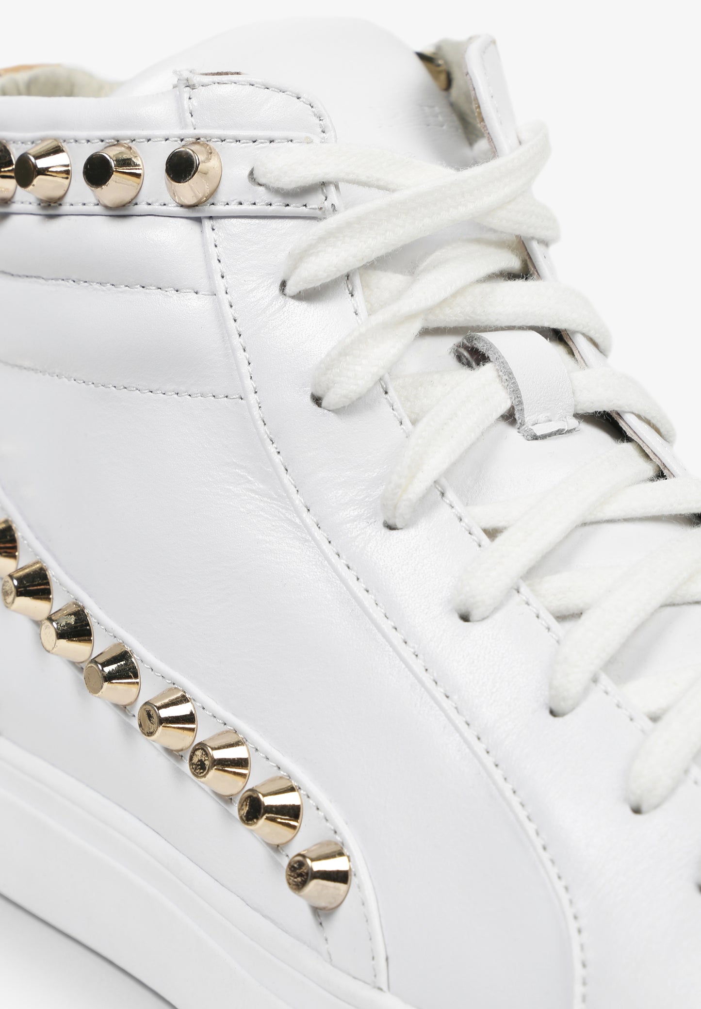 SNEAKERS BOTAS TACHAS