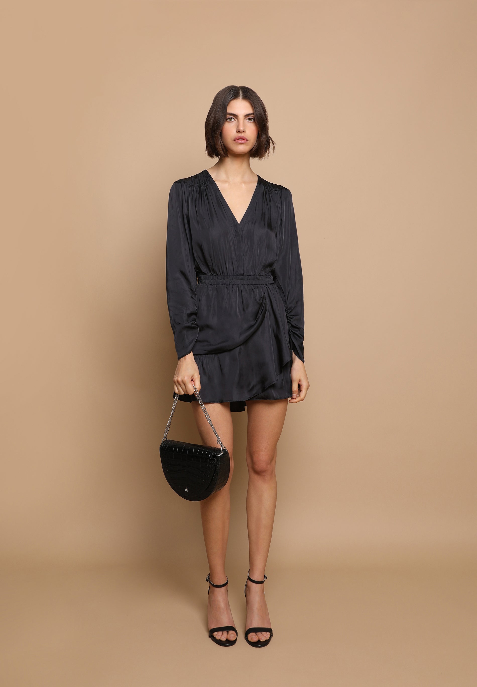 VESTIDO MINI SATINADO