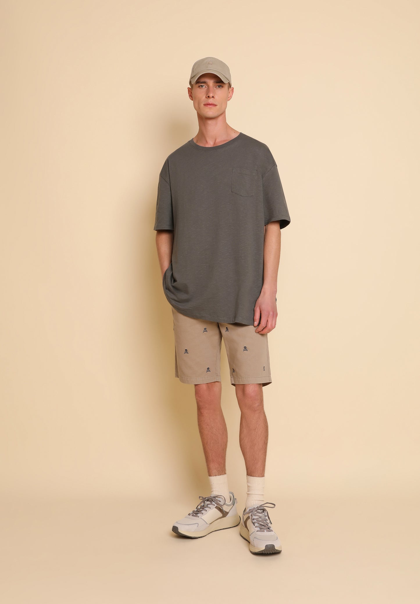 BERMUDAS CALAVERAS ALL OVER