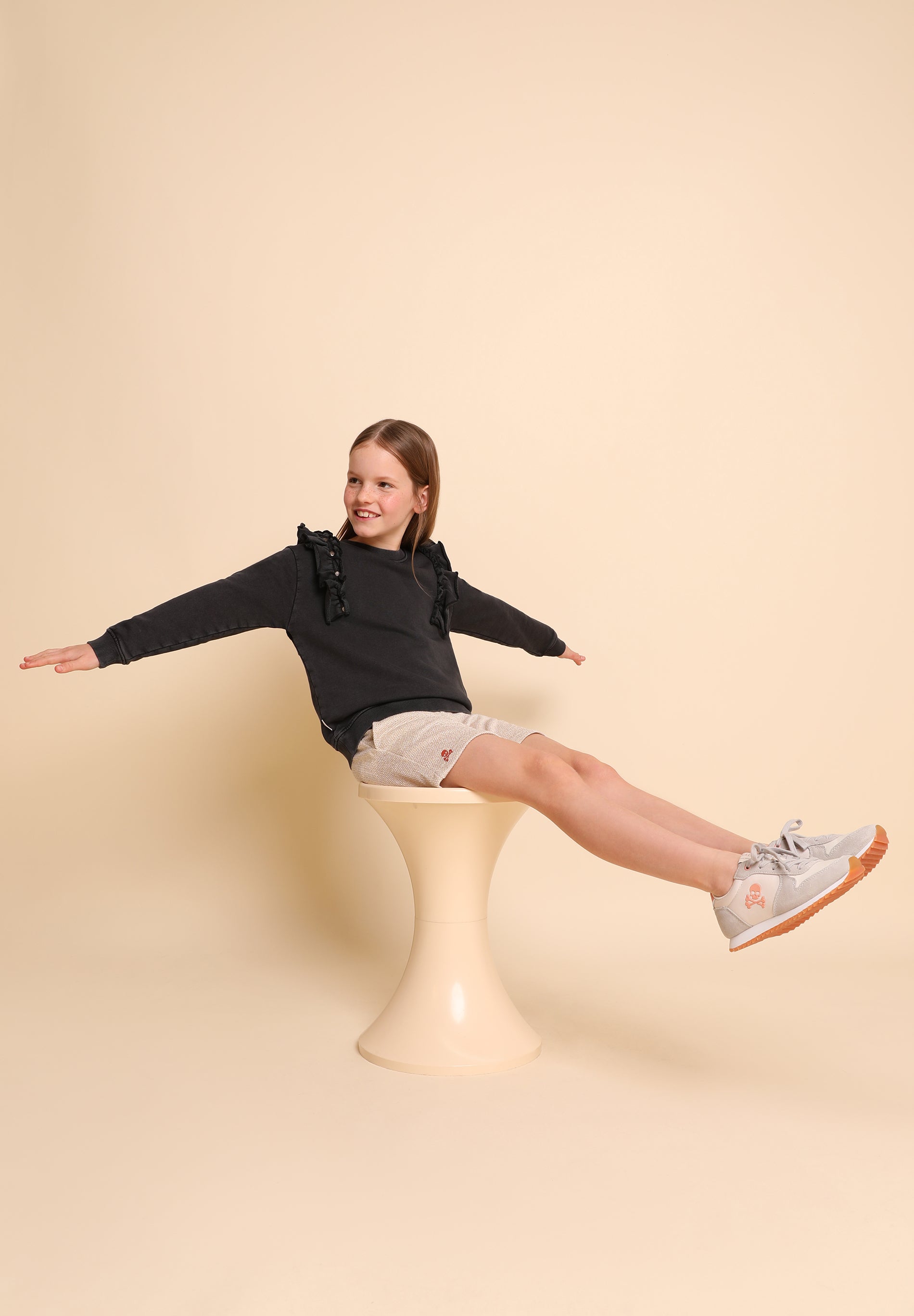 SUDADERA VOLANTE TACHUELAS