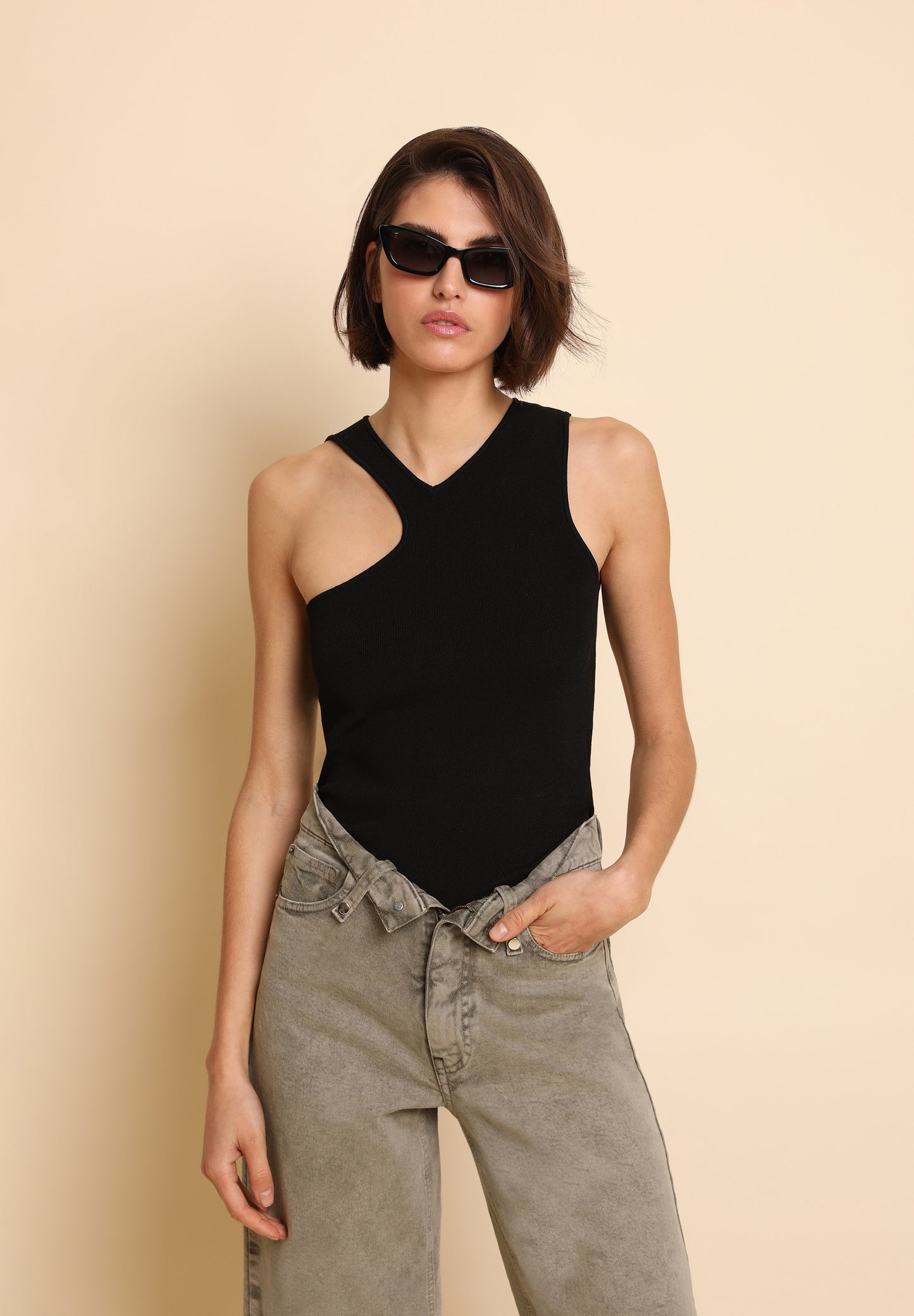 TOP PUNTO ASIMÉTRICO