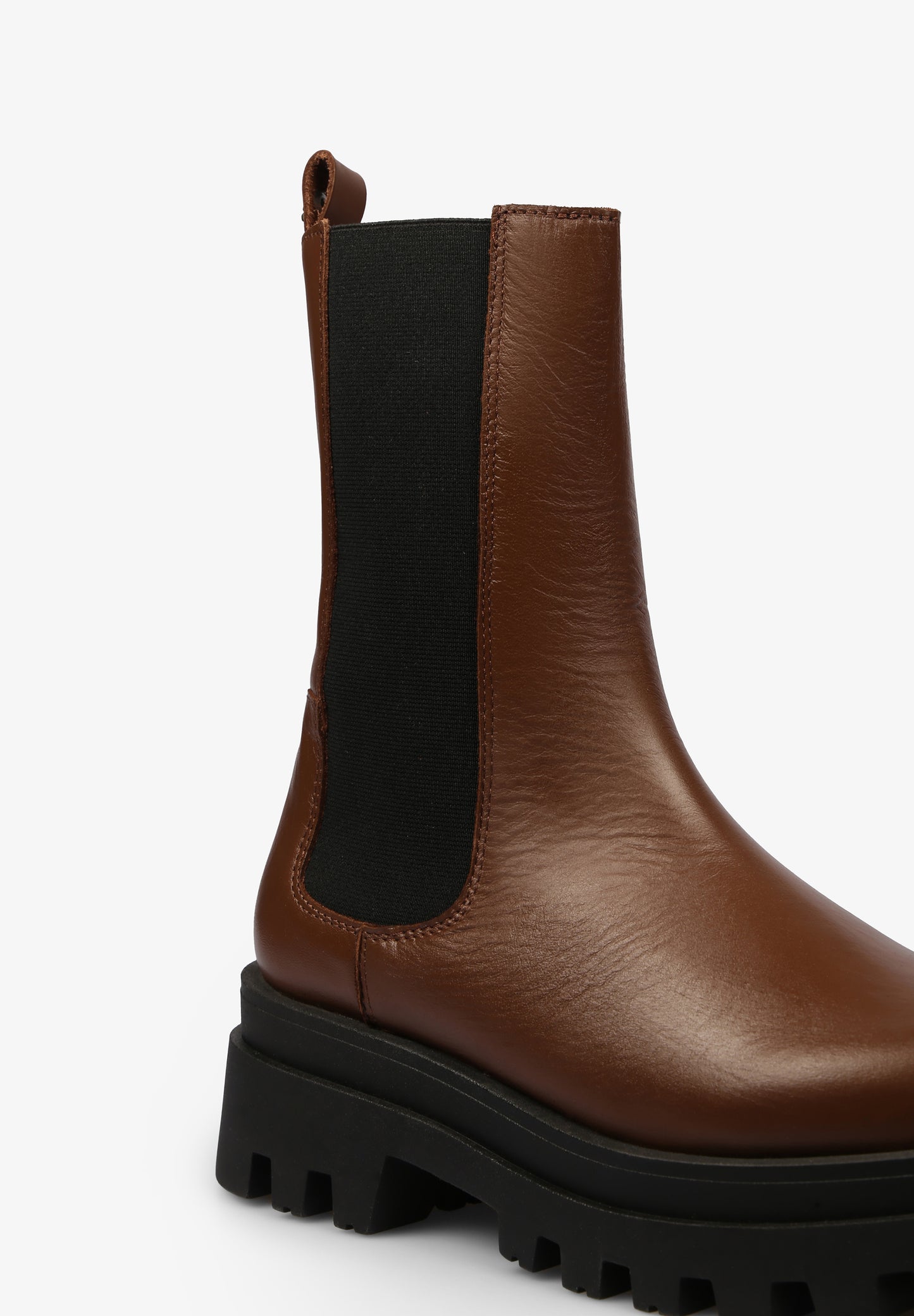 BOTAS CORTAS SUELA TRACK