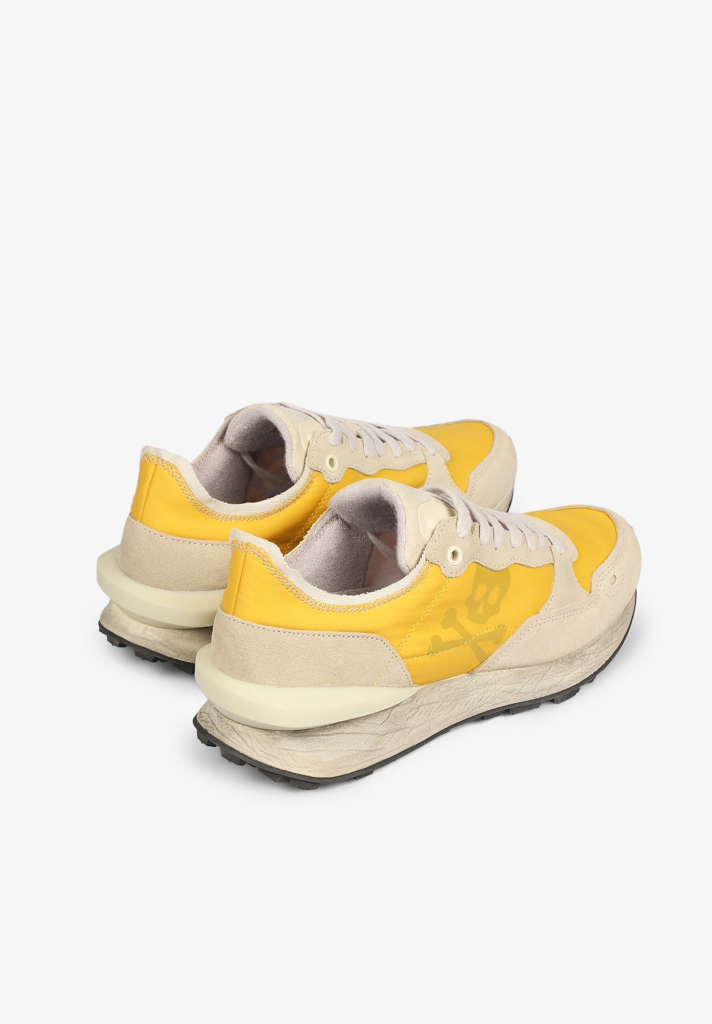 SNEAKERS CALAVERA ESTABILIZADOR PRONUNCIADO