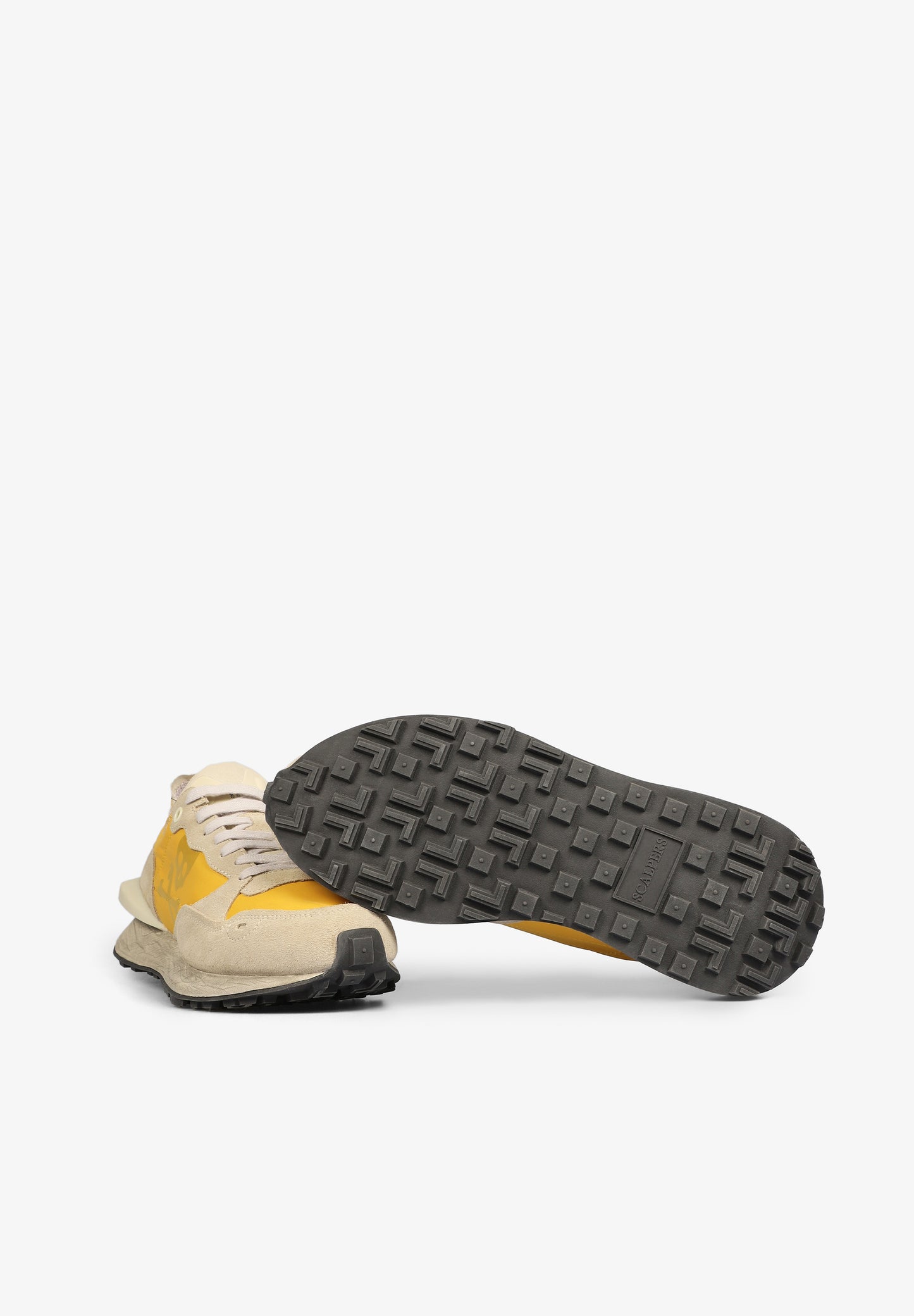 SNEAKERS CALAVERA ESTABILIZADOR PRONUNCIADO