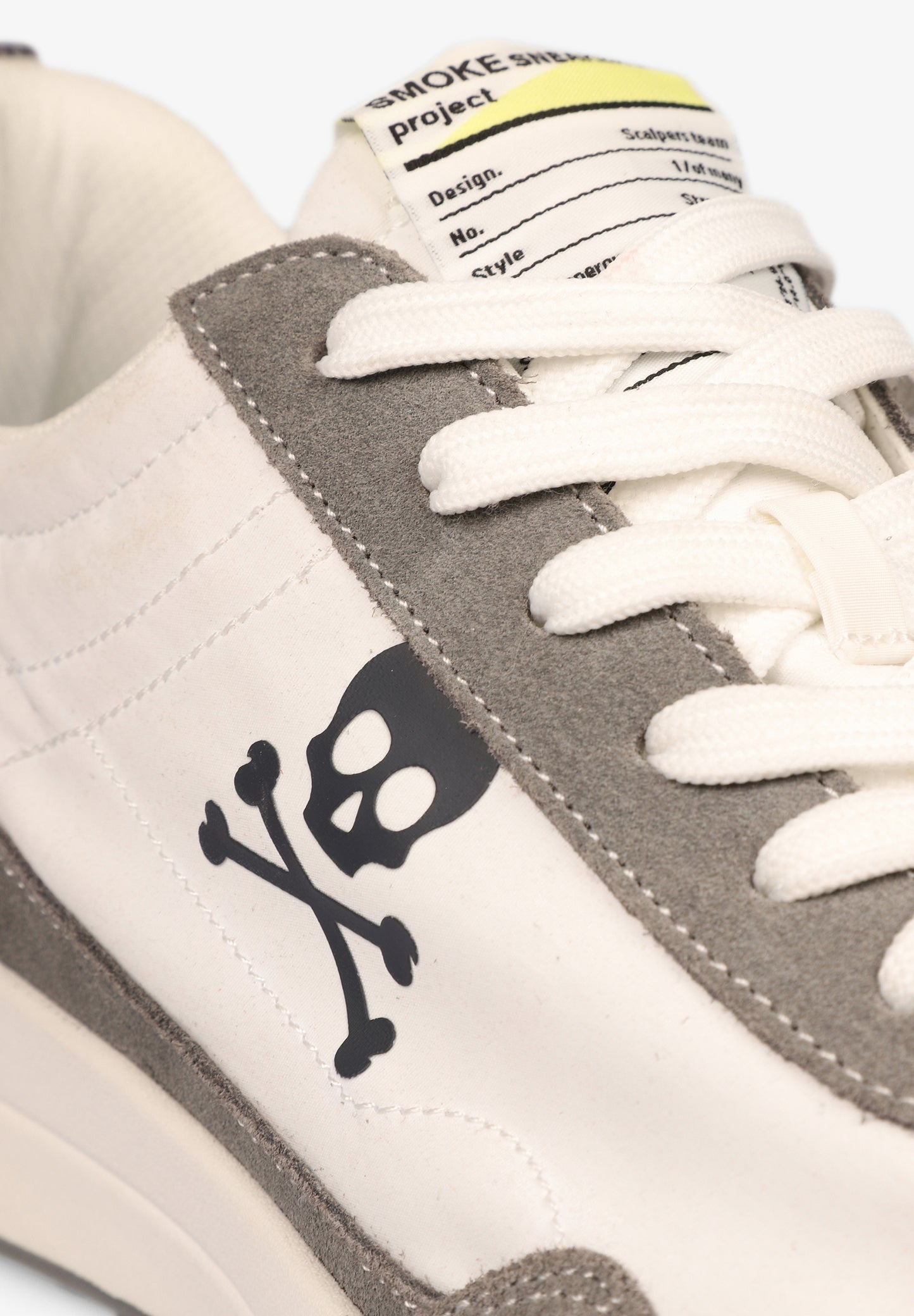 SNEAKERS CALAVERA SUELA CURVA