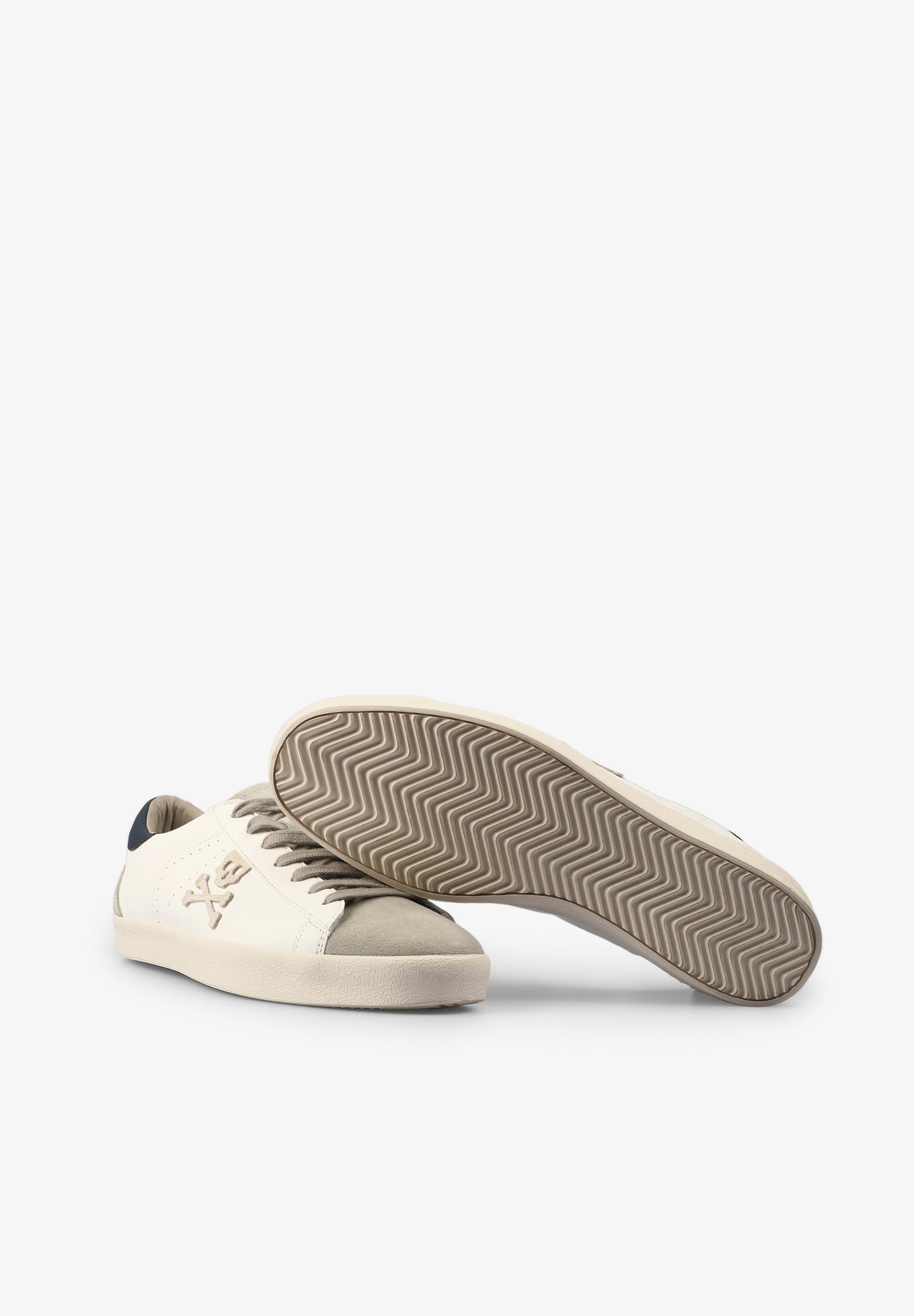 SNEAKERS BAJAS CALAVERA LATERAL