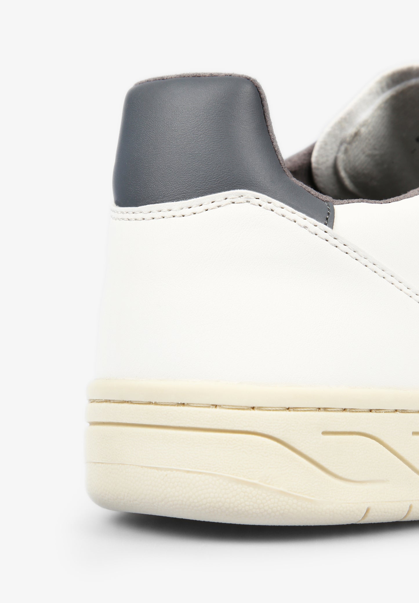 SNEAKERS TALÓN CONTRASTE