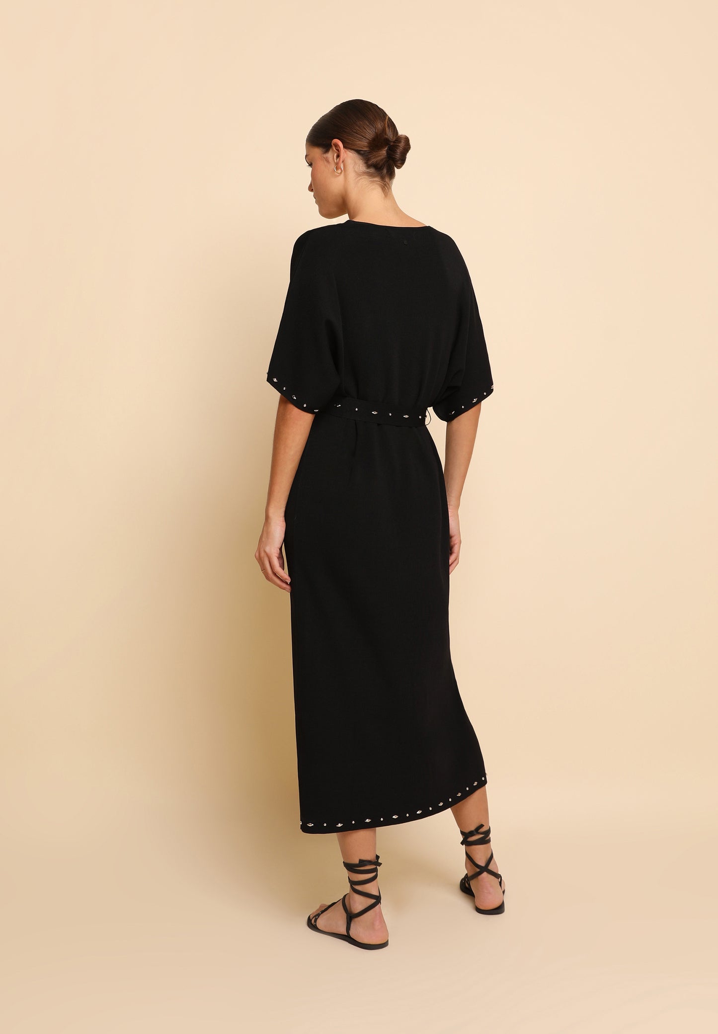 VESTIDO PUNTO TACHUELAS