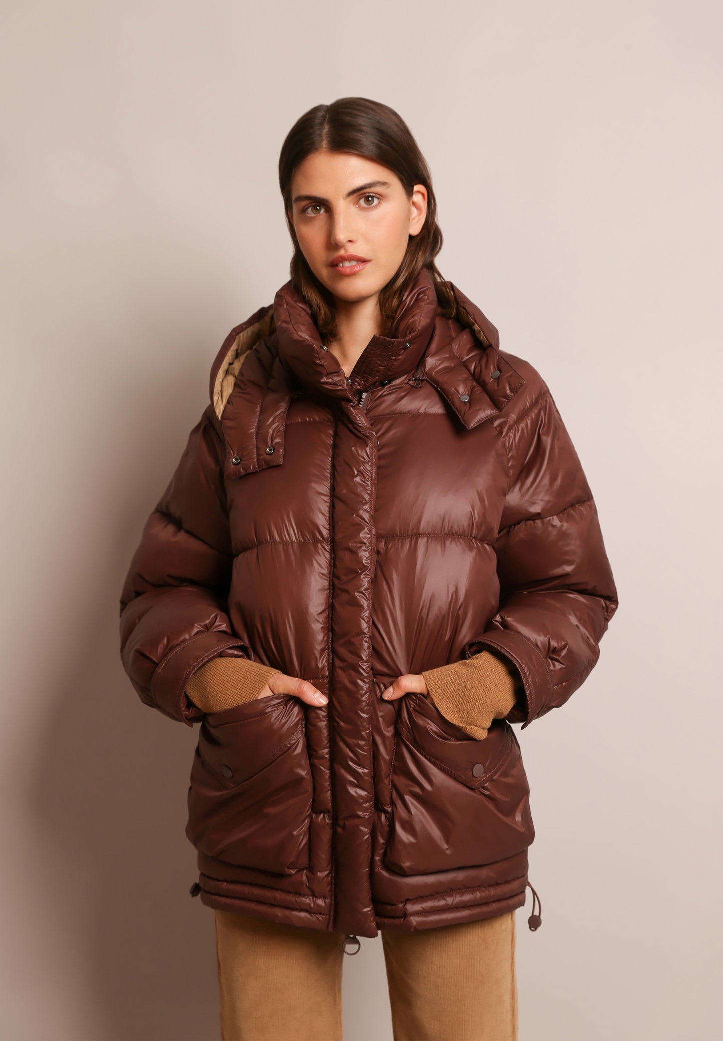 ABRIGO ACOLCHADO BOLSILLOS PARCHE