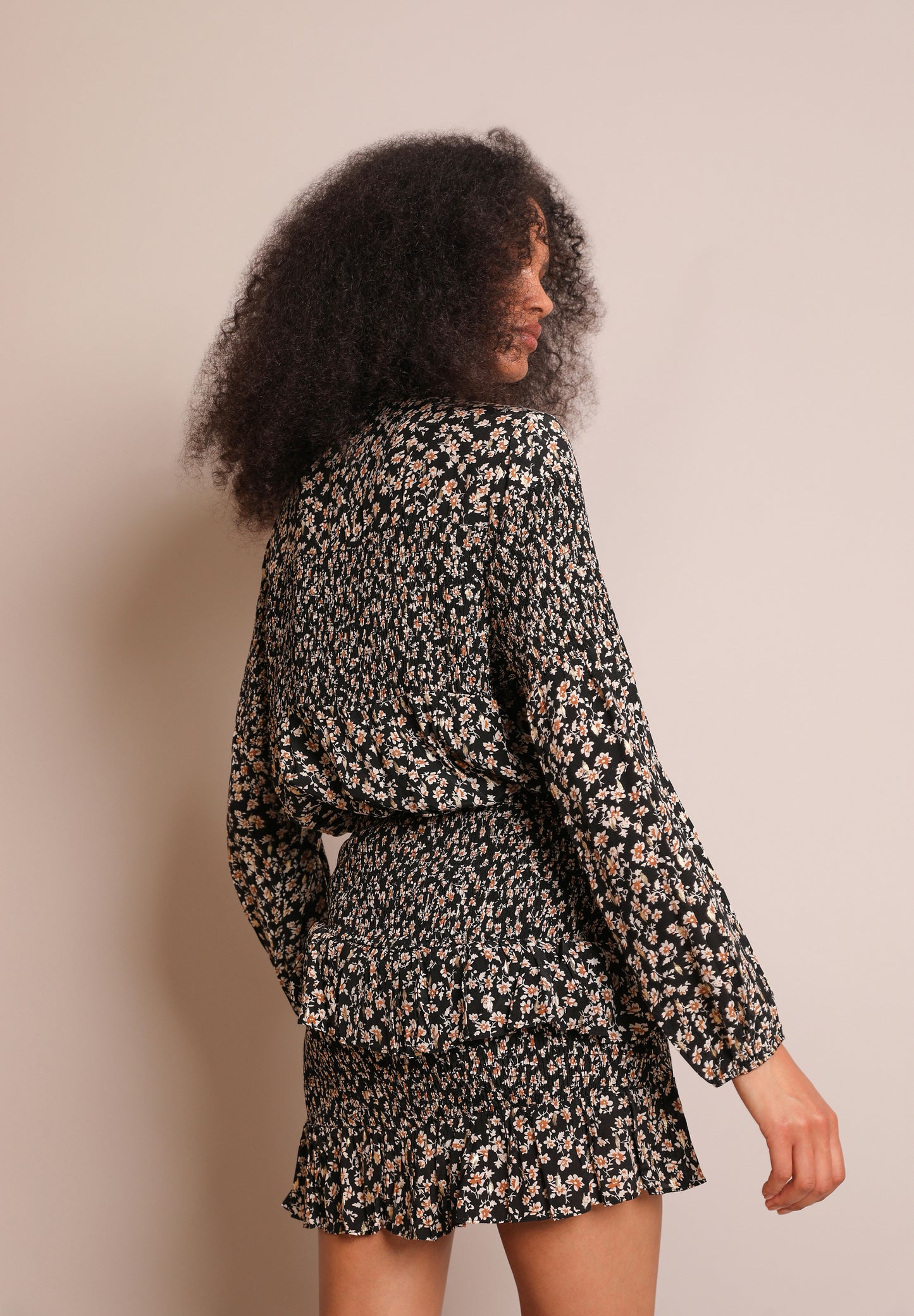 BLUSA FLORES NIDO DE ABEJA