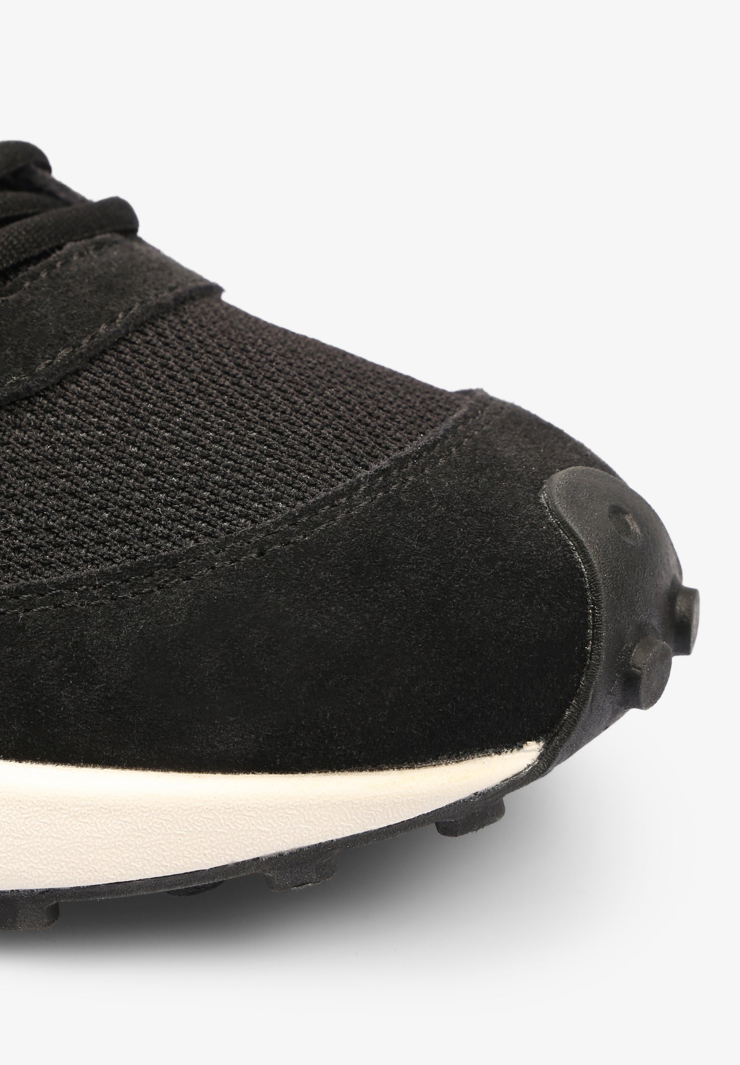 SNEAKERS CALAVERA SUELA DENTADA