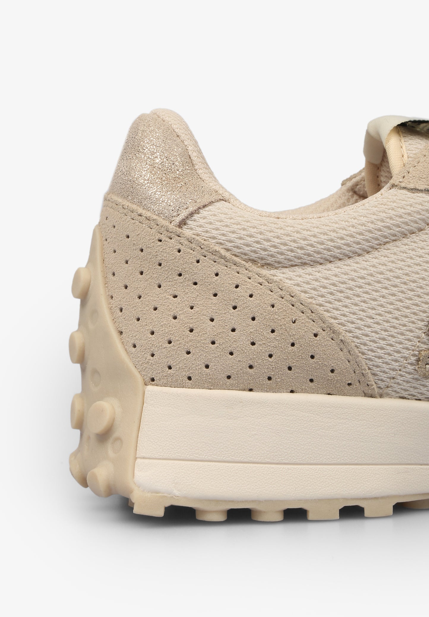 SNEAKERS CALAVERA SUELA DENTADA