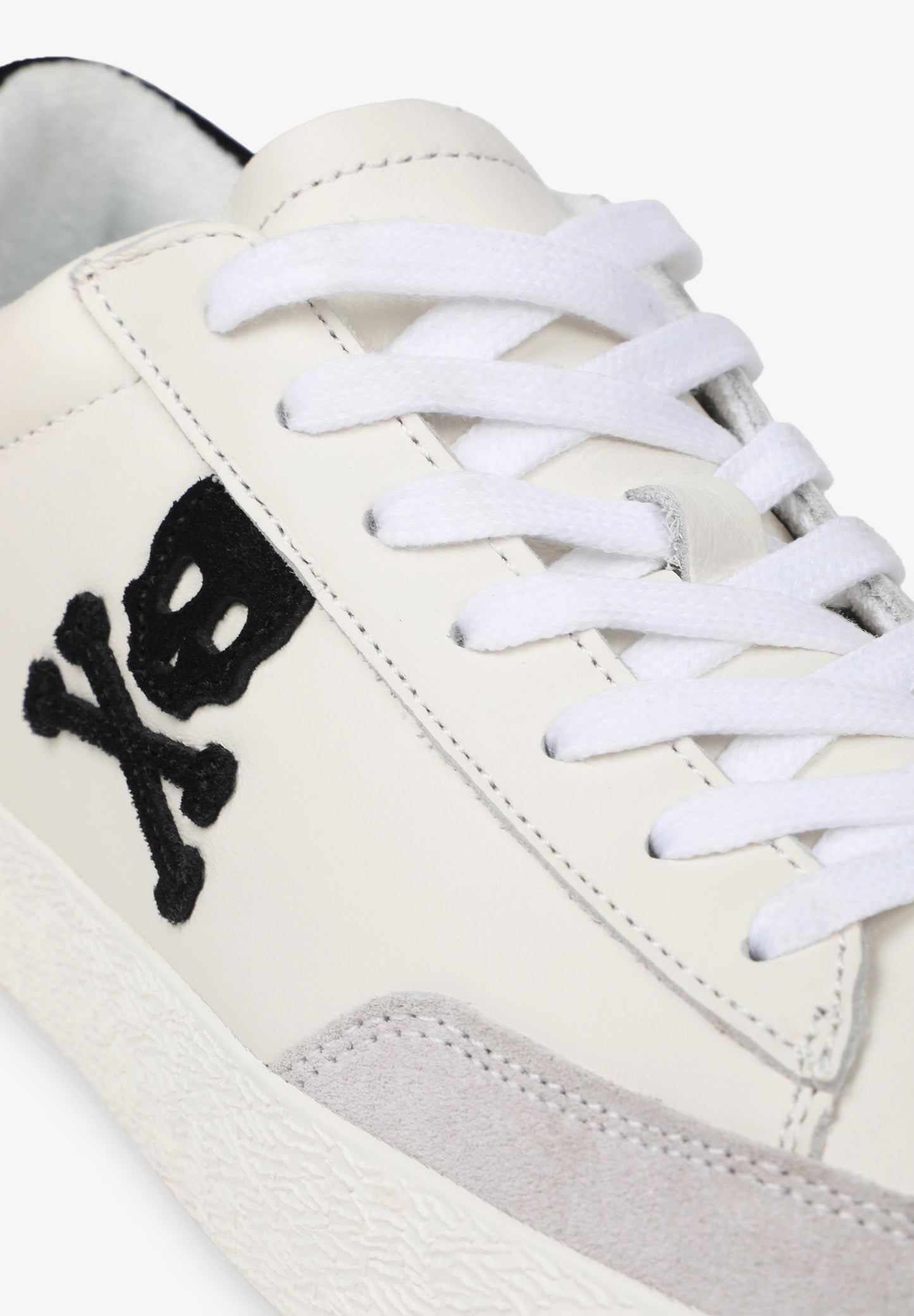 SNEAKERS BAJAS CONTRASTE