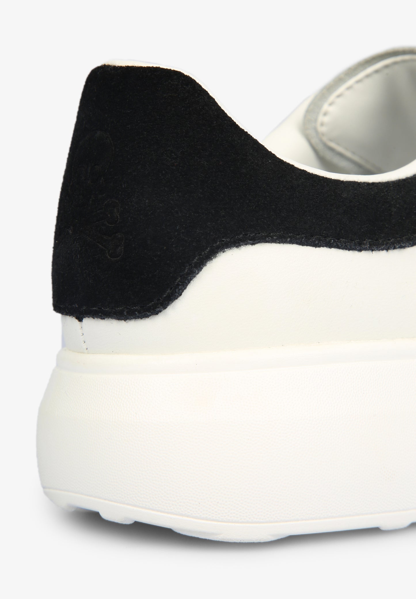 SNEAKERS SUELA ESPECIAL CONTRASTE